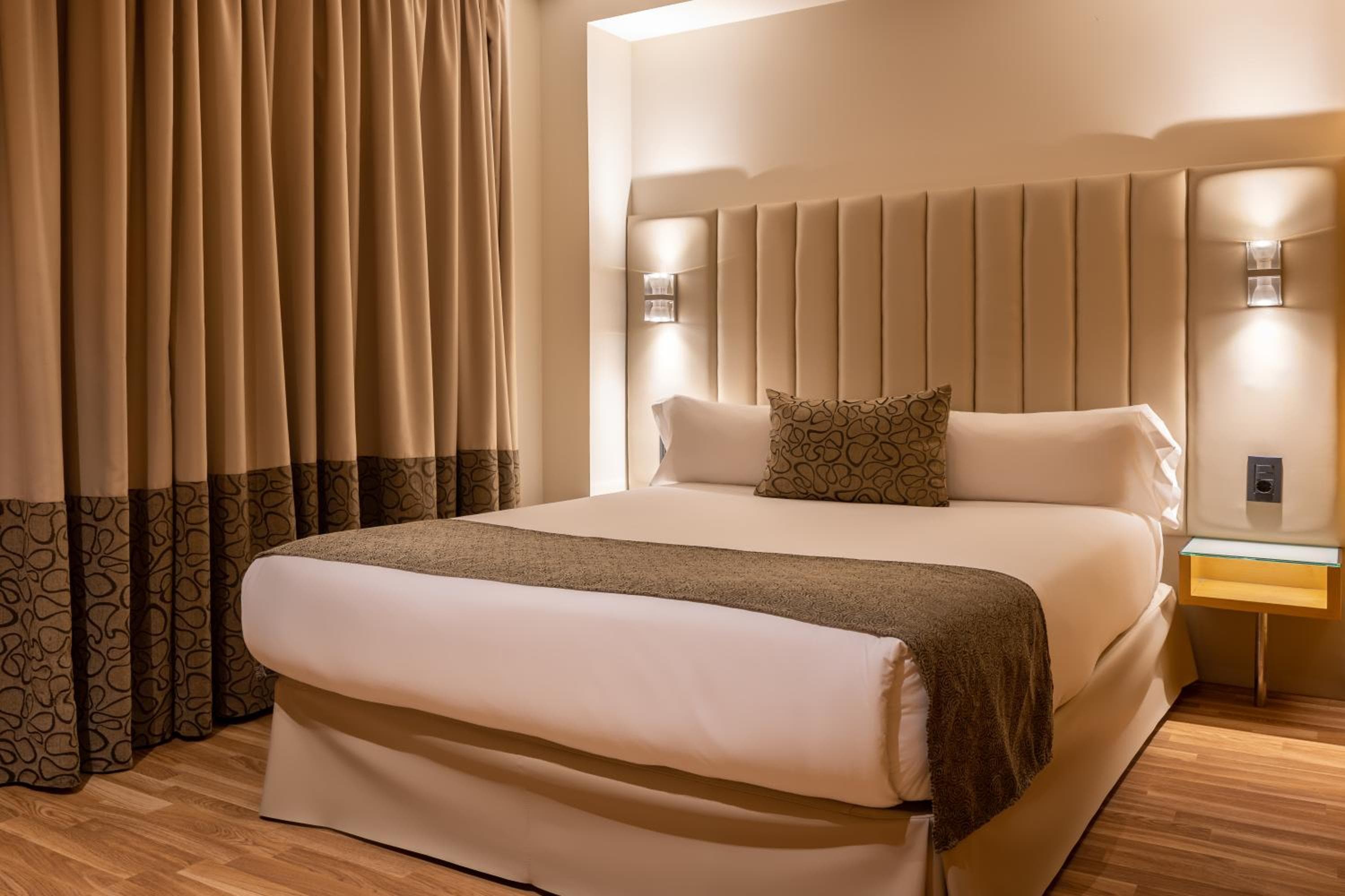 Hotel Sansi Barcelona — 8