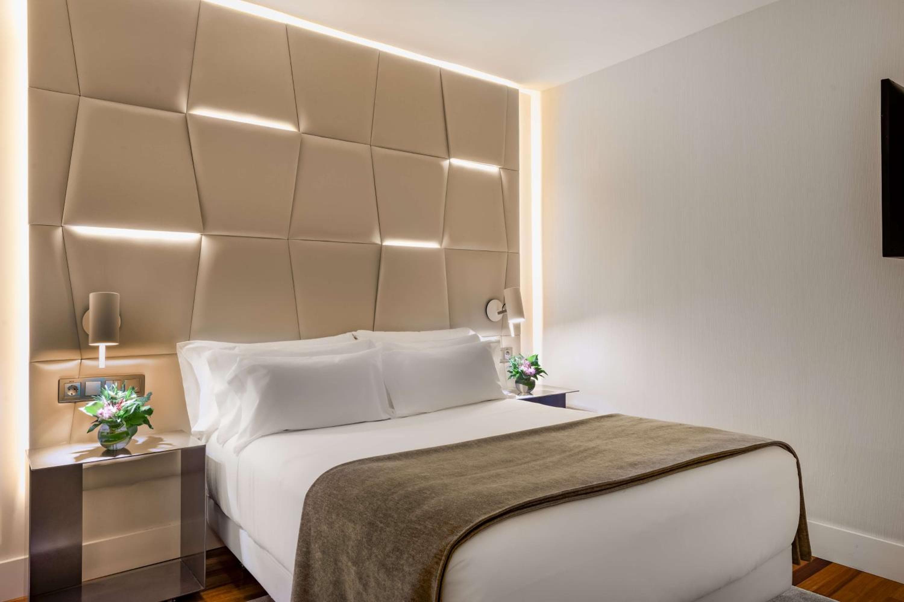 NH Collection Madrid Colón — 2
