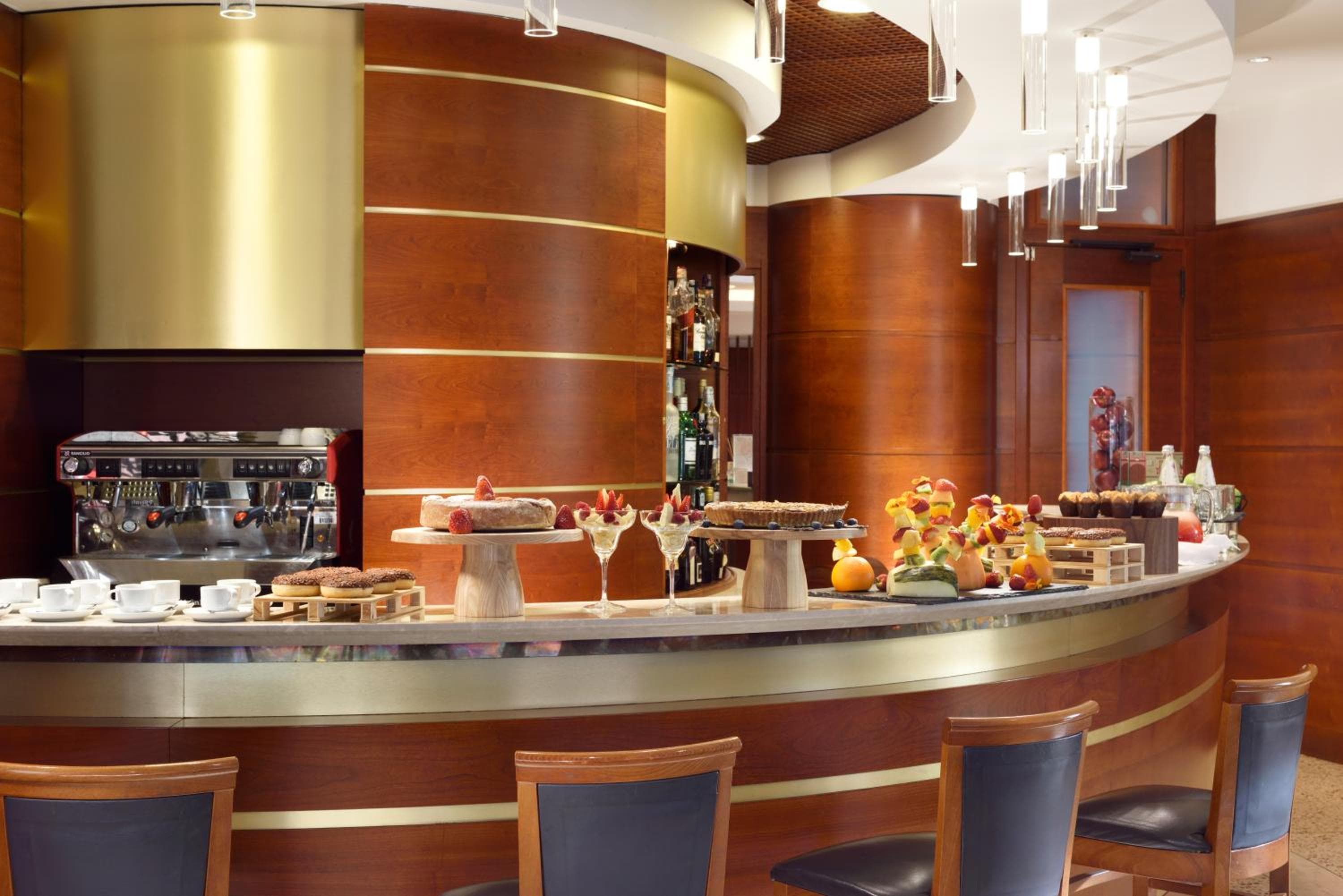 UNA Hotels Cusani Milano — 7