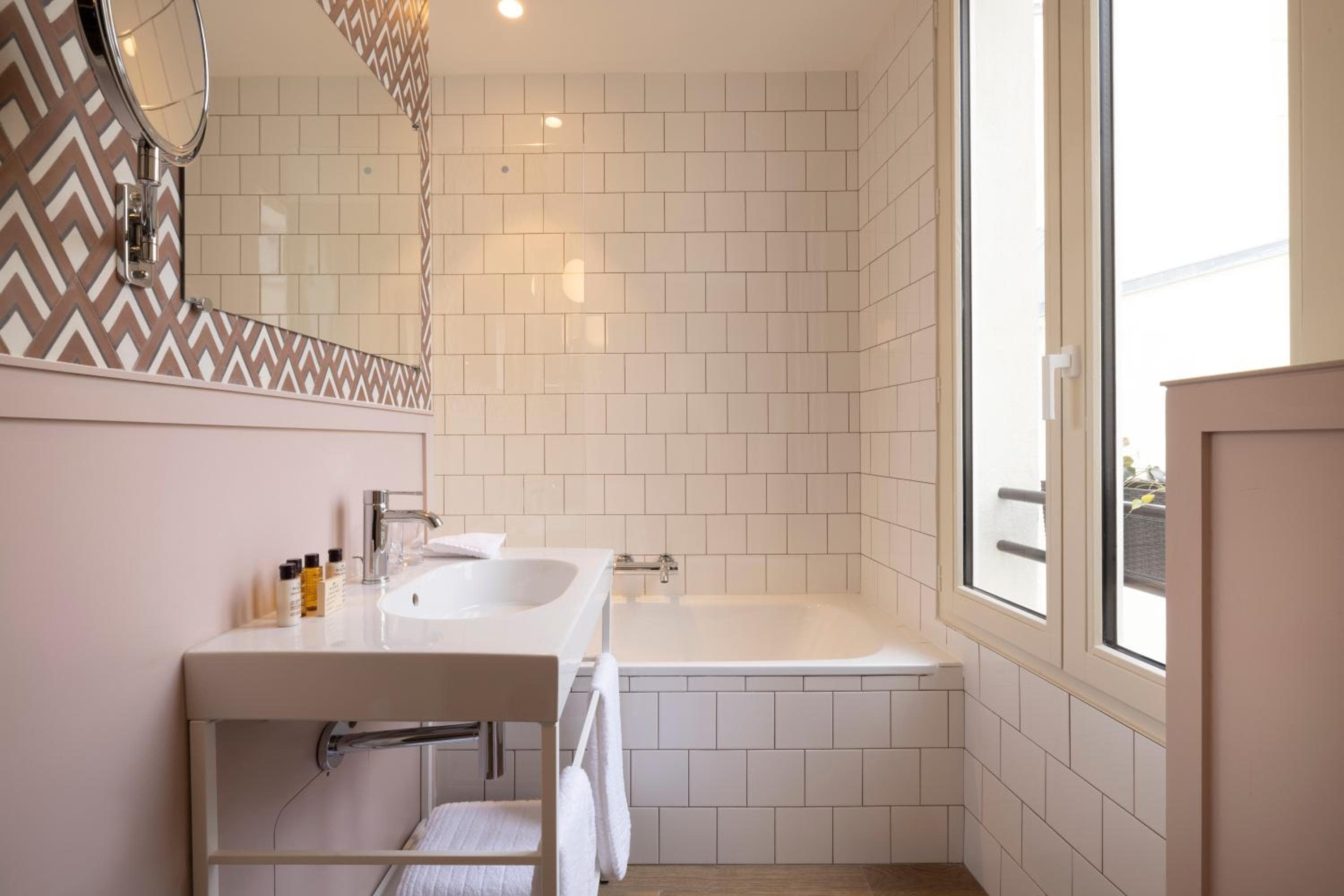 Le Petit Oberkampf Hotel & Spa — 6