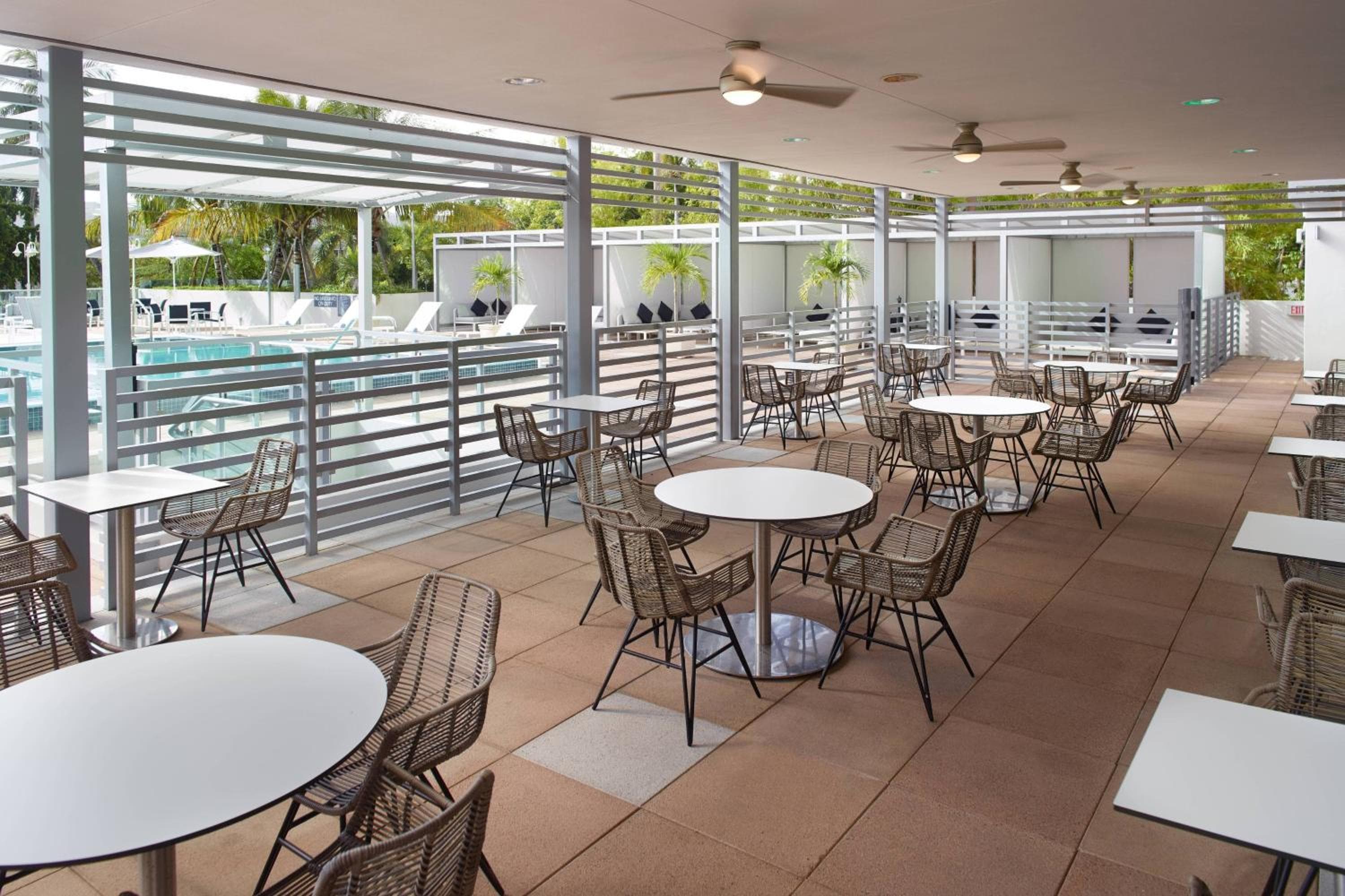 Courtyard Miami Coconut Grove — 24