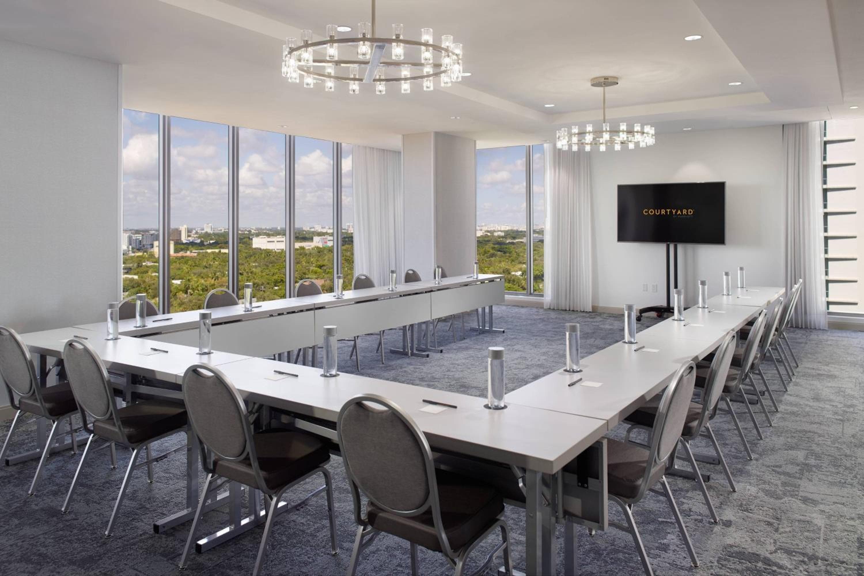 Courtyard Miami Coconut Grove — 17