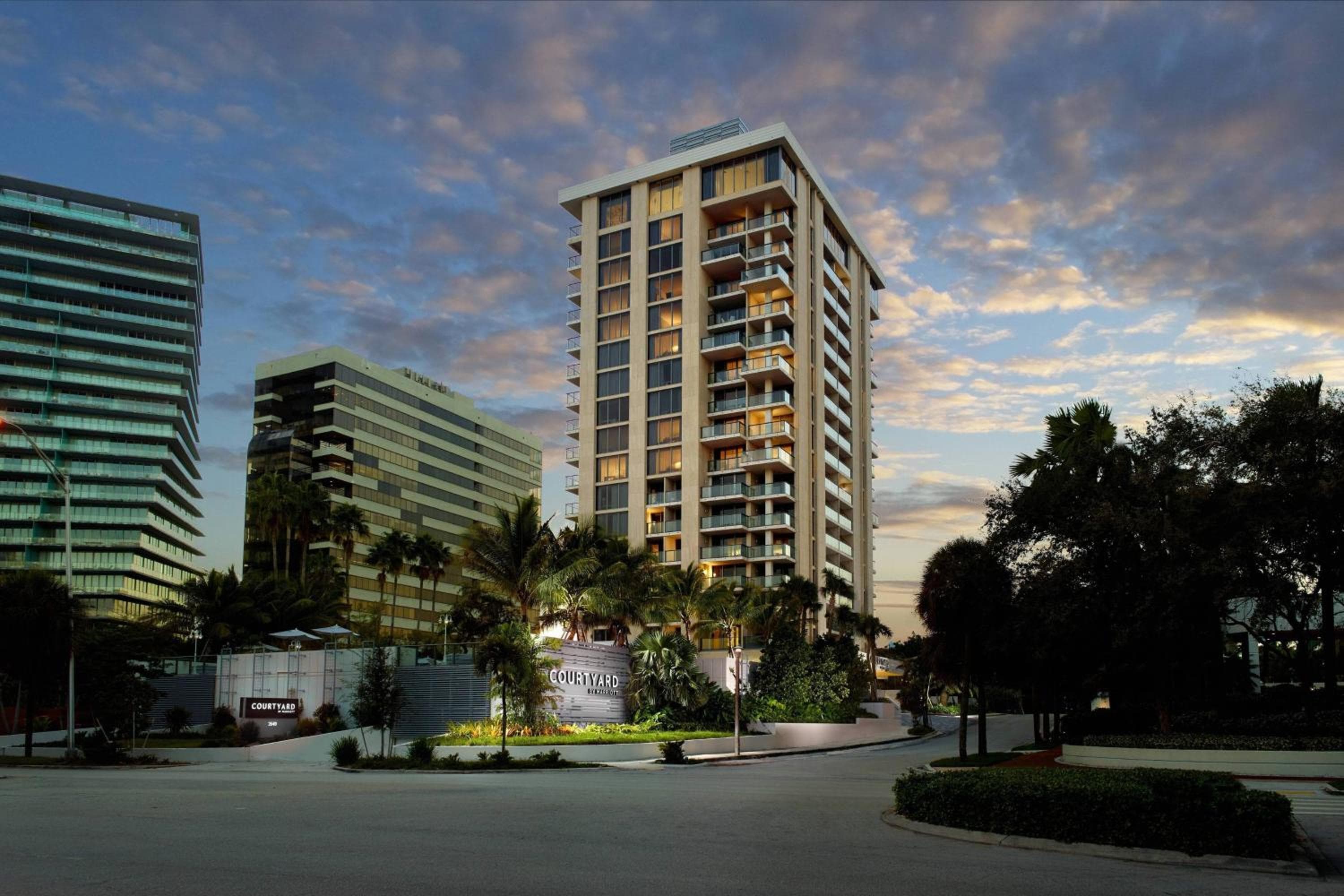Courtyard Miami Coconut Grove — 1