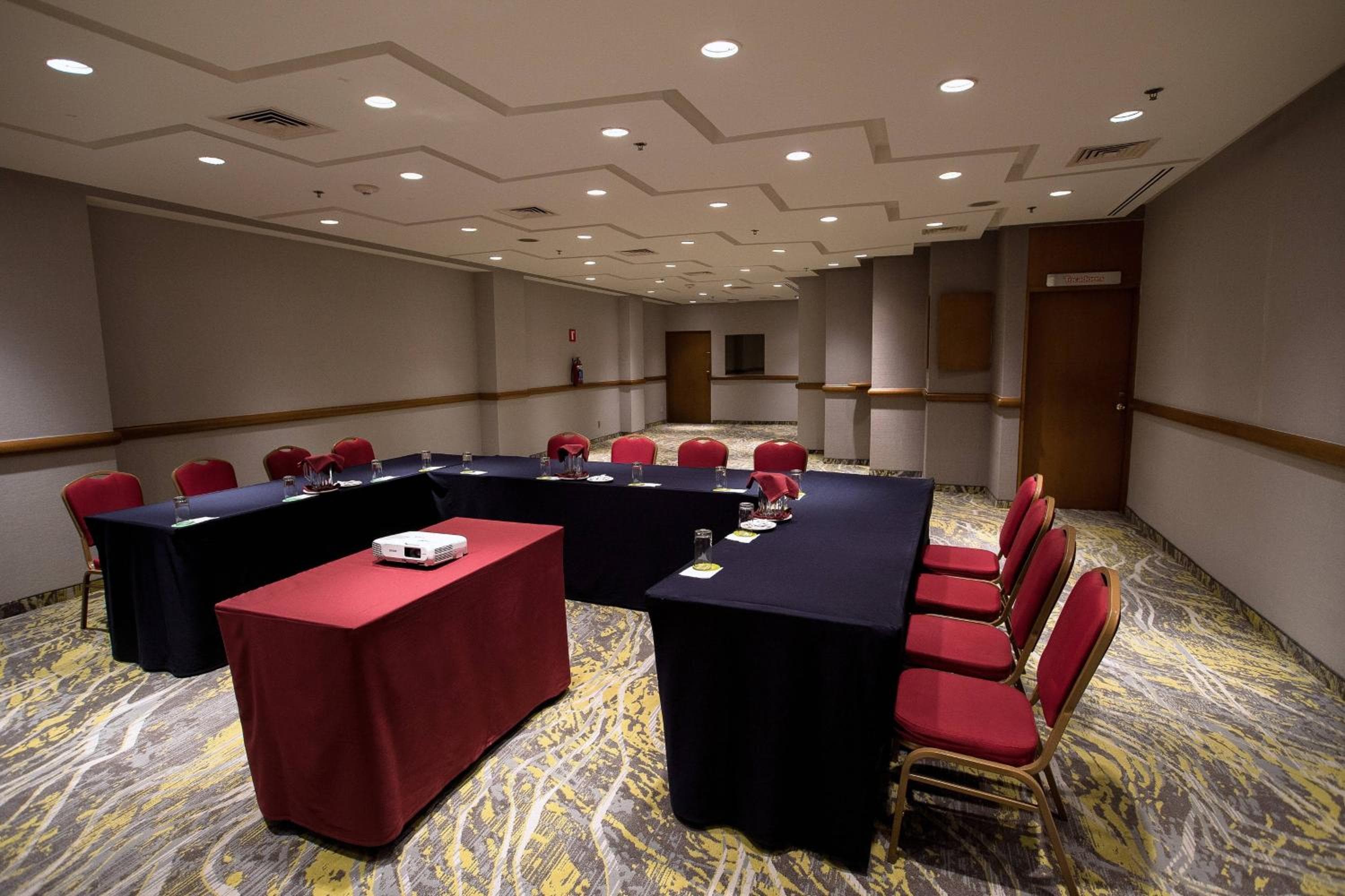 Courtyard by Marriott Mexico City Revolucion — 2