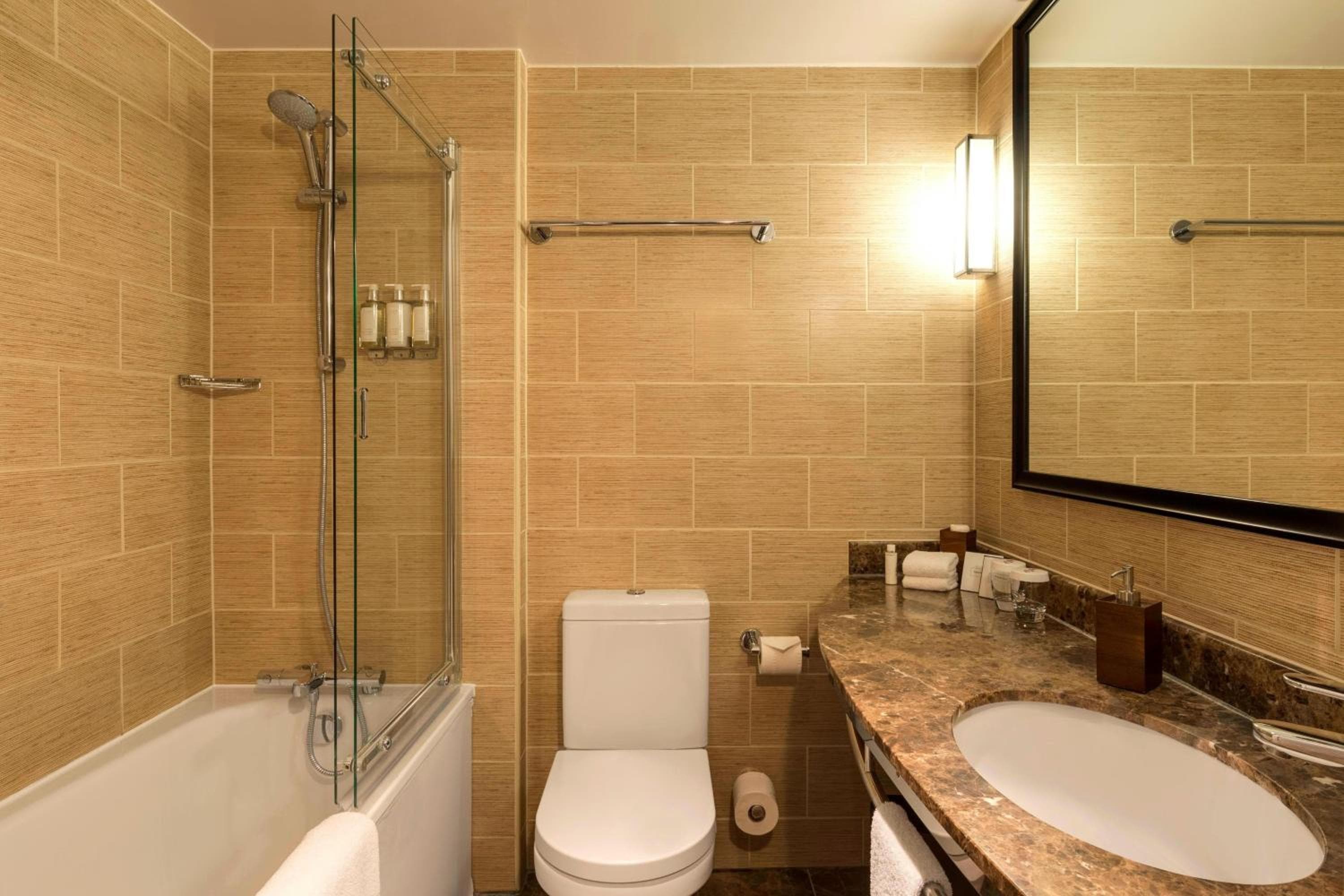Hotel St. Ermin, Collezione di autografi — 26