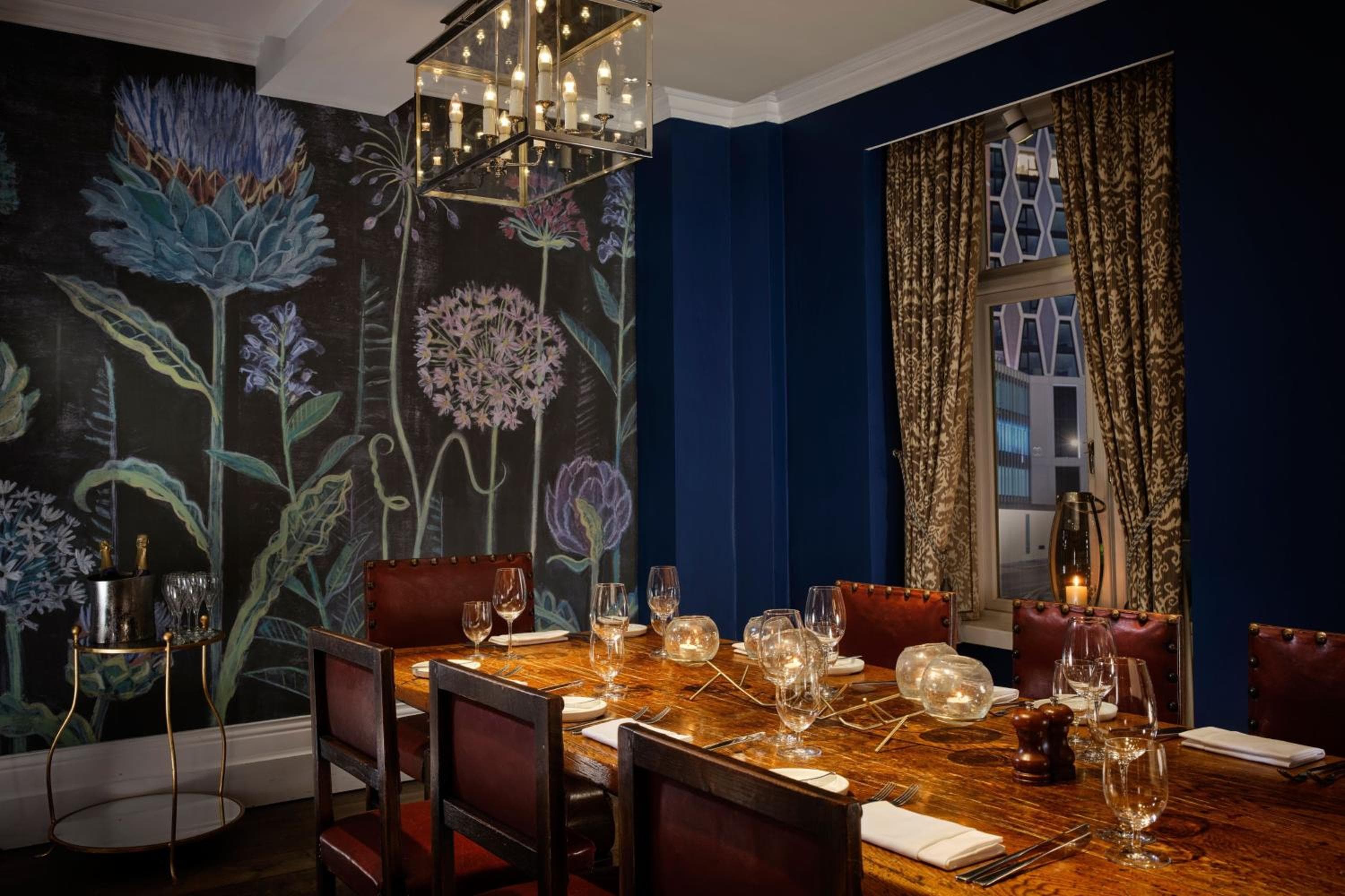 Hotel St. Ermin, Collezione di autografi — 12