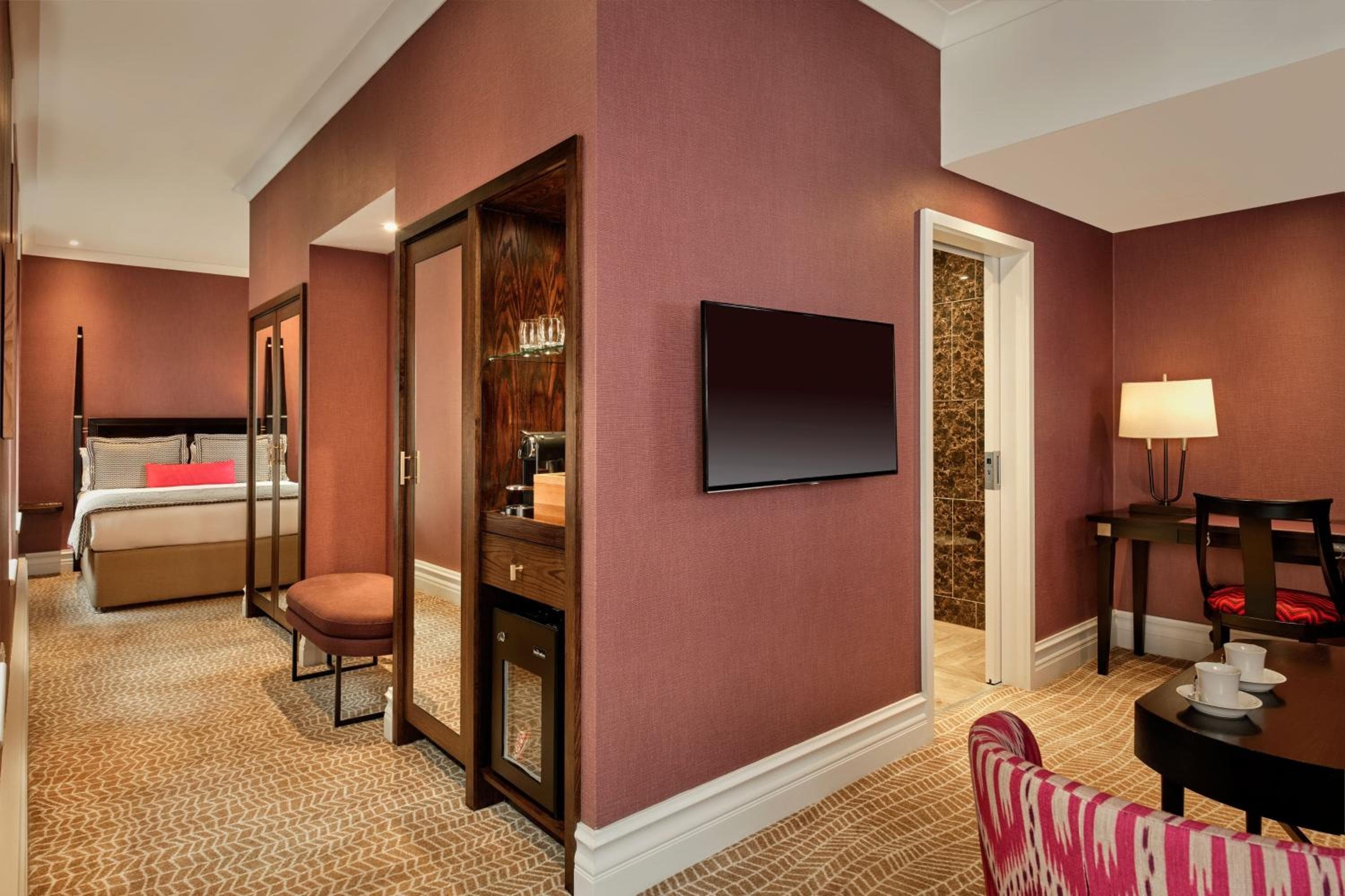 Hotel St. Ermin, Collezione di autografi — 10