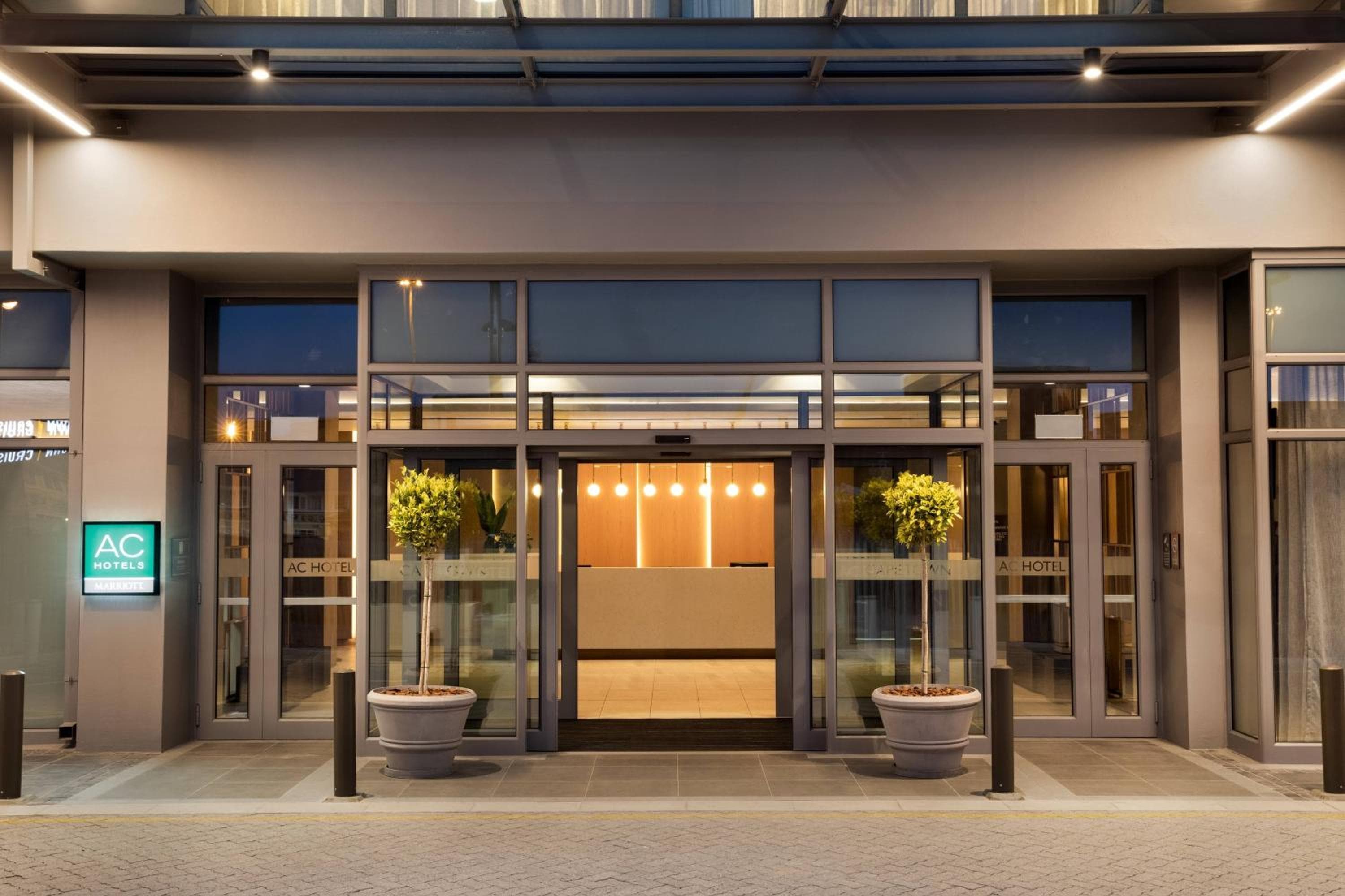 AC Hotel by Marriott Cape Town Waterfront hotel, Dockrail Road, Foreshore, Cape Town, South Africa — photo 6