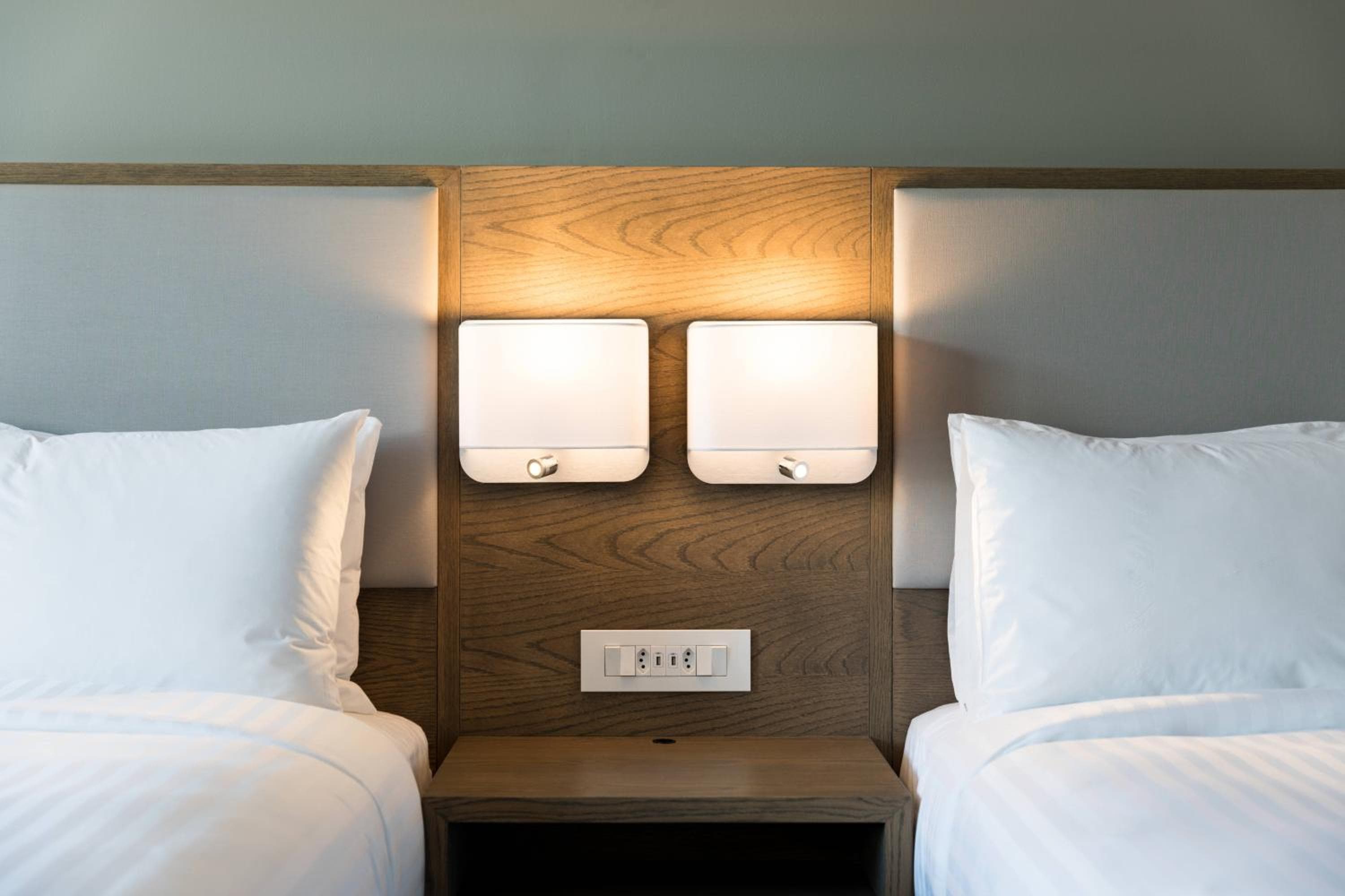 AC Hotel by Marriott Cape Town Waterfront hotel, Dockrail Road, Foreshore, Cape Town, South Africa — photo 10