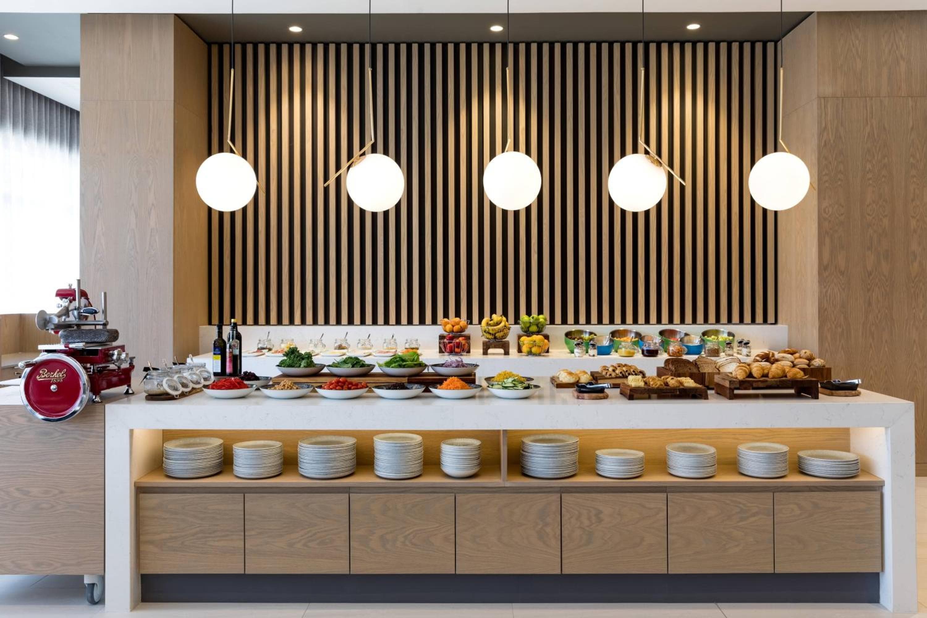 AC Hotel by Marriott Cape Town Waterfront hotel, Dockrail Road, Foreshore, Cape Town, South Africa — photo 58