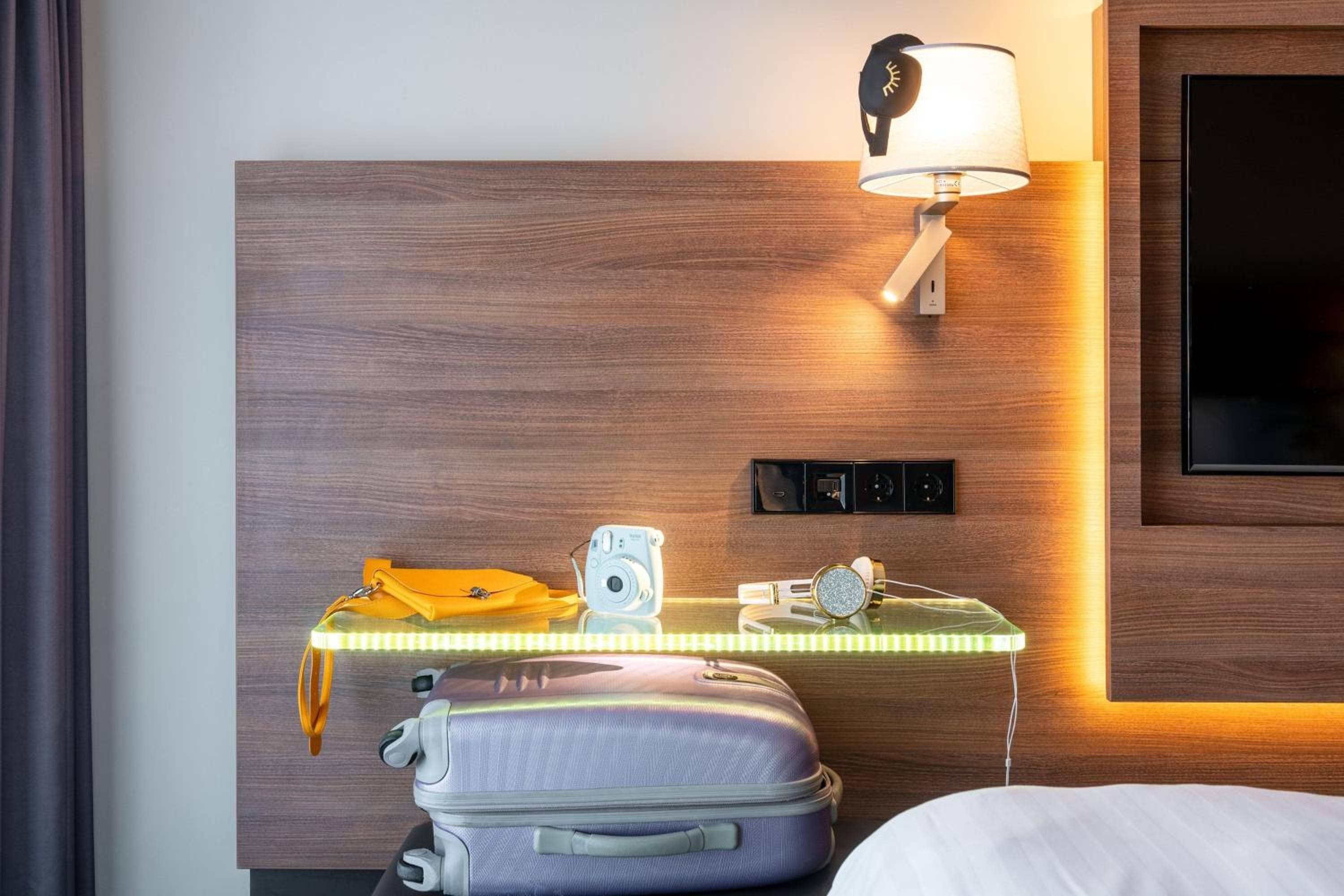 Moxy Amsterdam Houthavens — 12