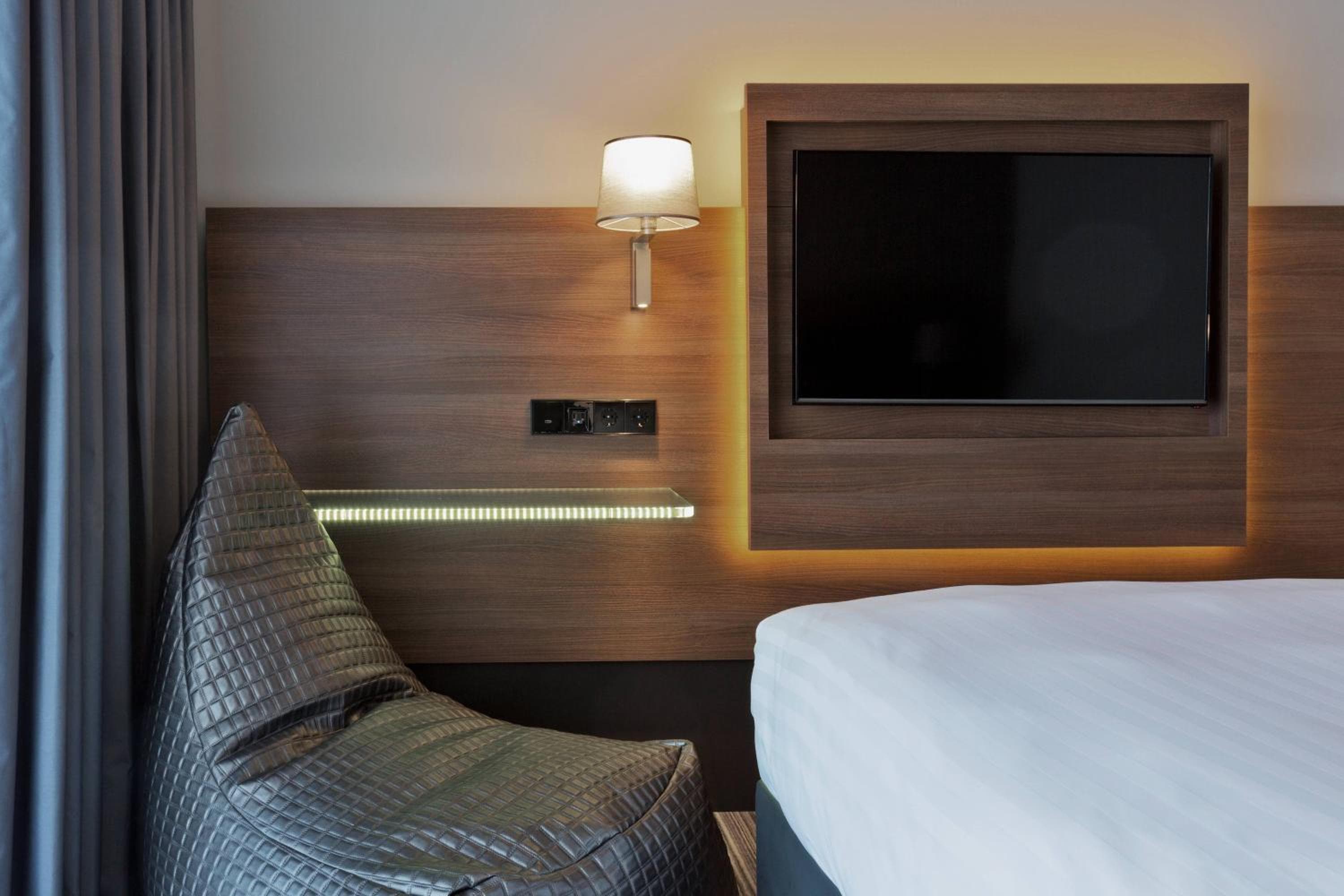 Moxy Amsterdam Houthavens — 20