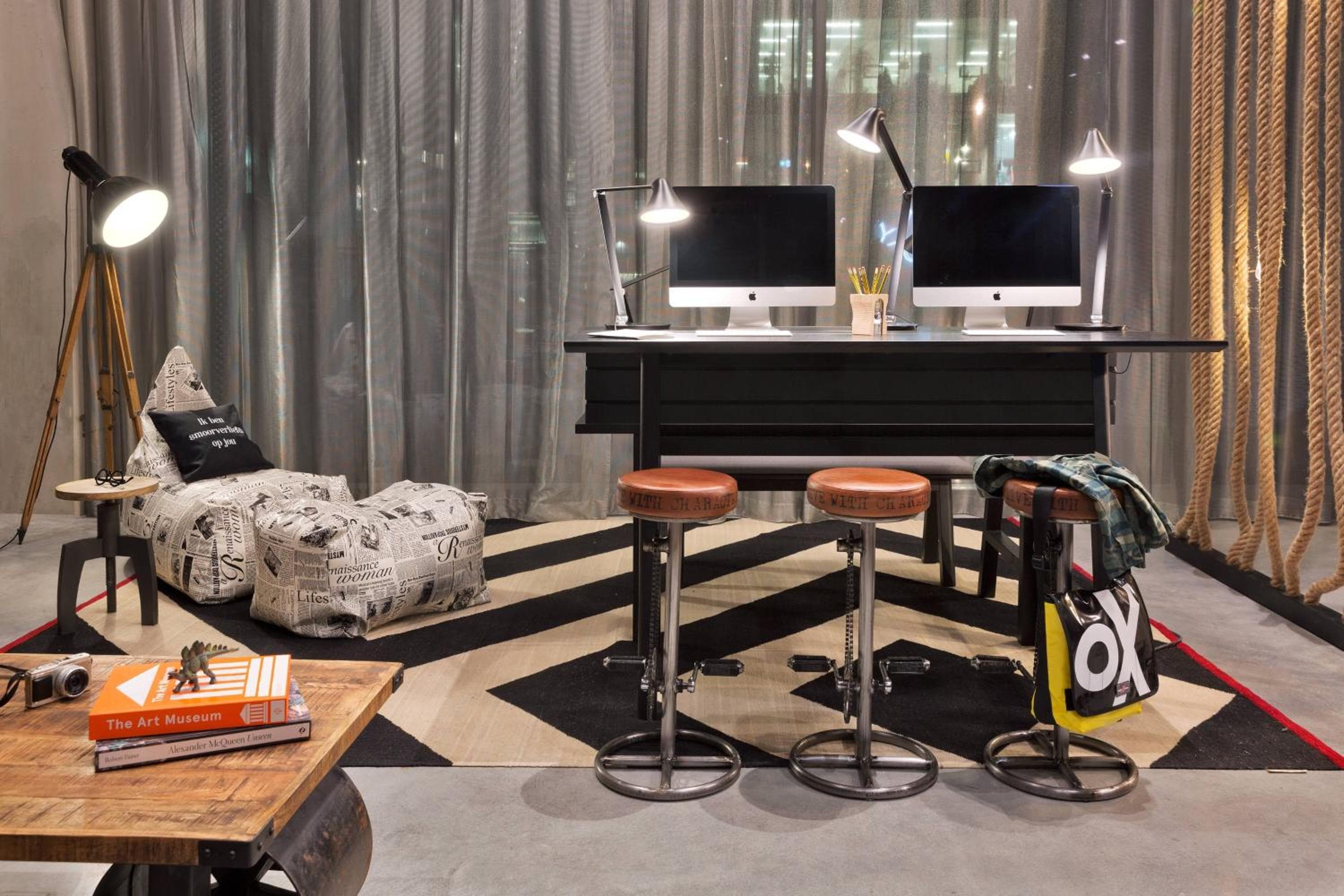 Moxy Amsterdam Houthavens — 16