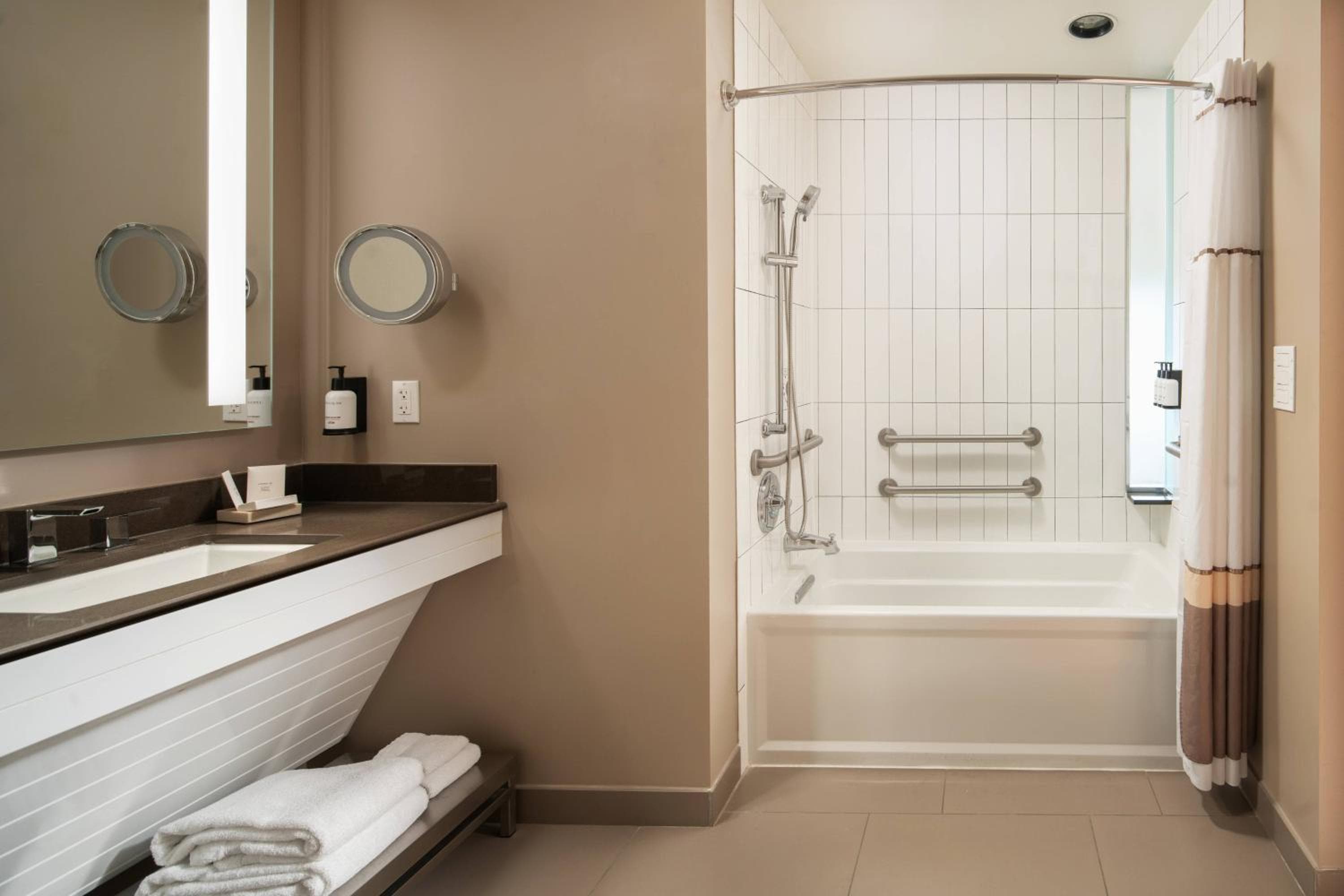 Epicurean Hotel, Autograph Collection — 18