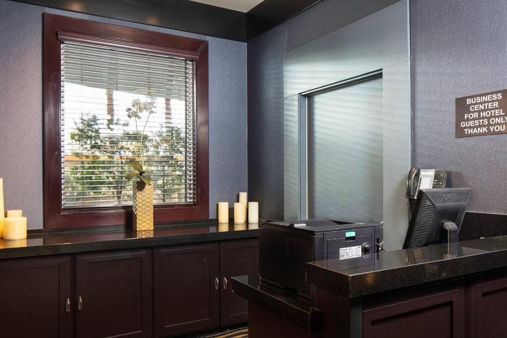 Las Vegas Getaway Ultimate Suite con una camera da letto, balcone, cucina, palestra, piscina e parcheggio gratuito — 5