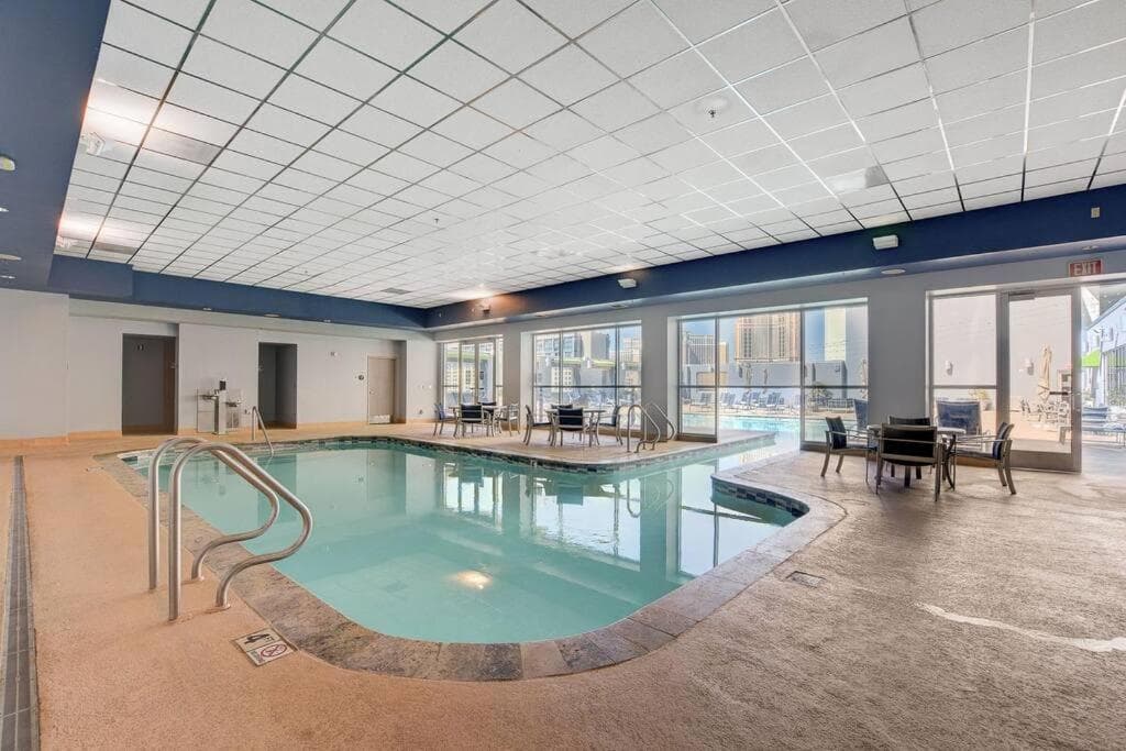 Las Vegas Getaway Ultimate Suite con una camera da letto, balcone, cucina, palestra, piscina e parcheggio gratuito — 6