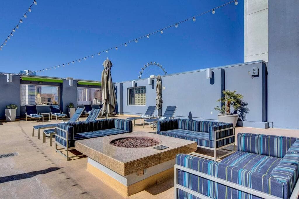 Las Vegas Getaway Ultimate Suite con una camera da letto, balcone, cucina, palestra, piscina e parcheggio gratuito — 21