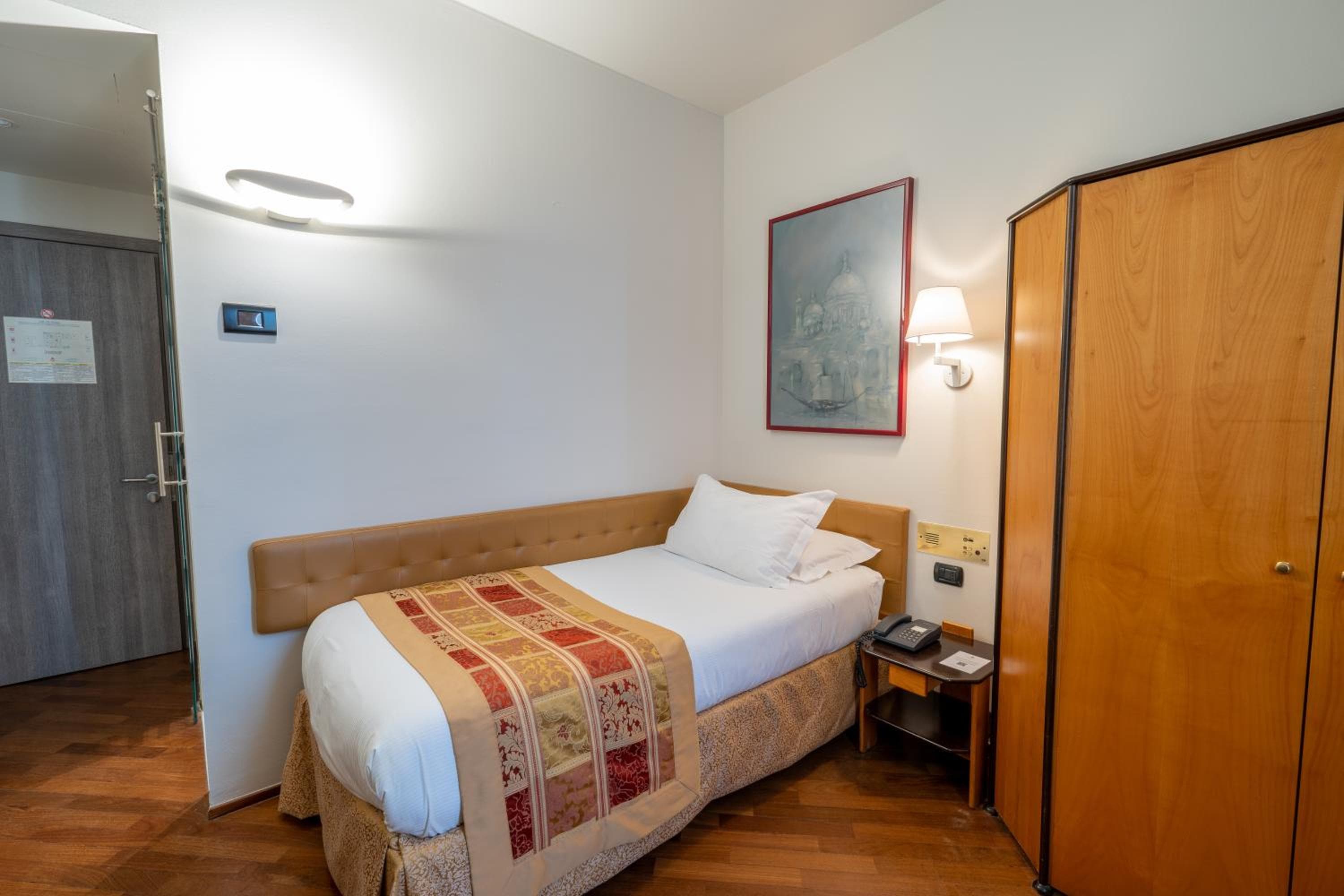 Hotel Regina — 7