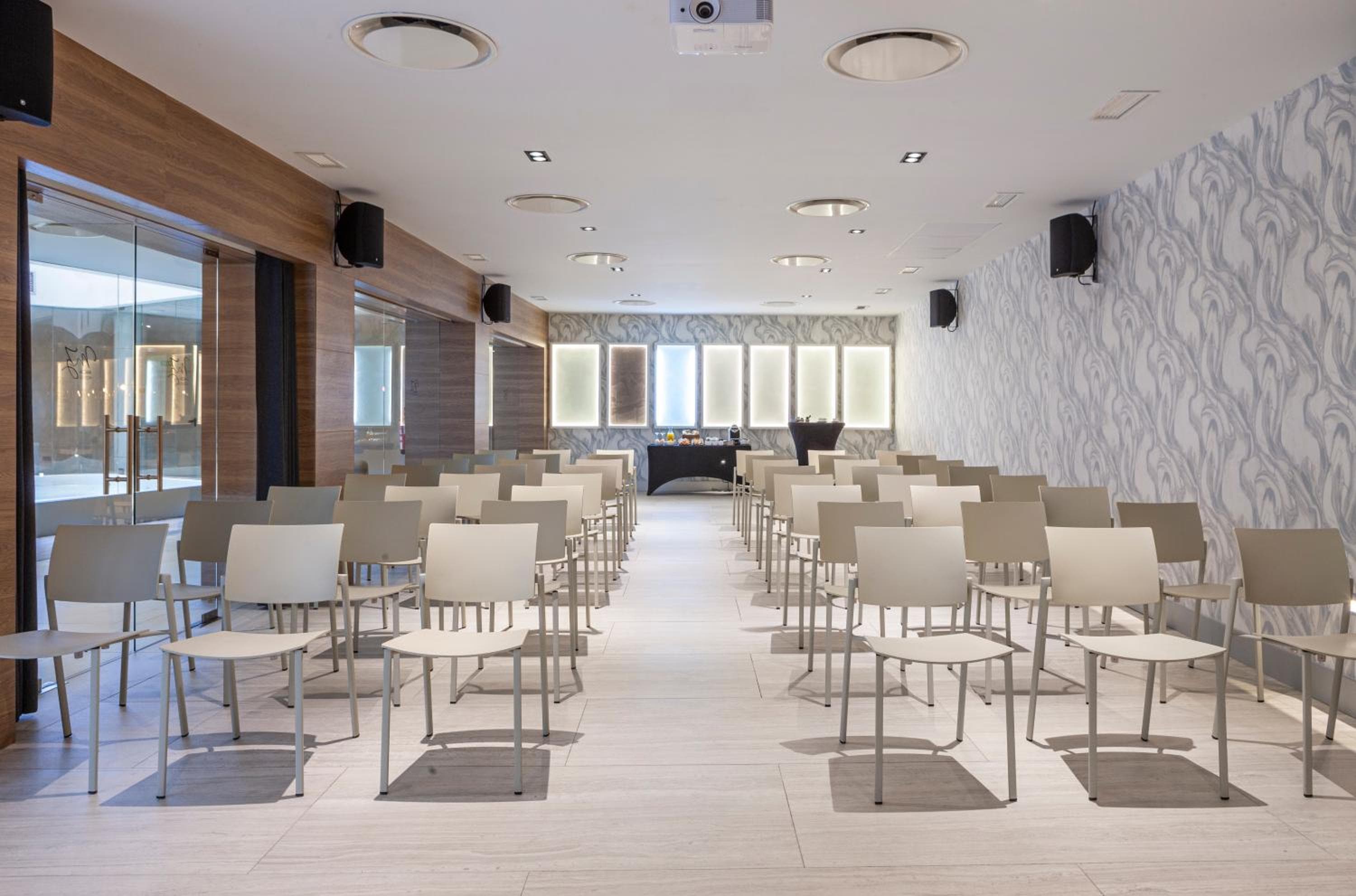 Hotel Macià Sevilla Kubb — 12