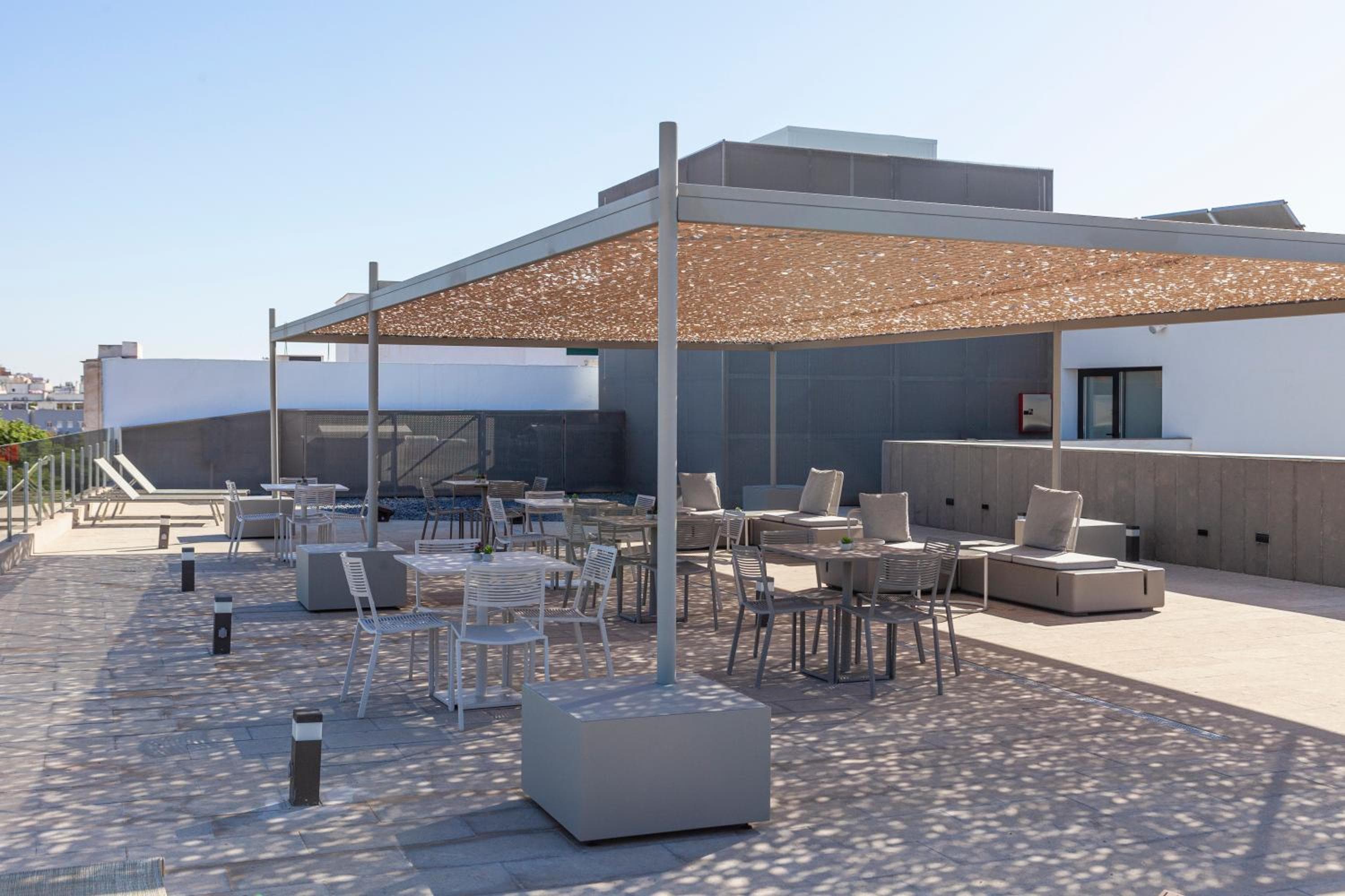 Hotel Macià Sevilla Kubb — 20