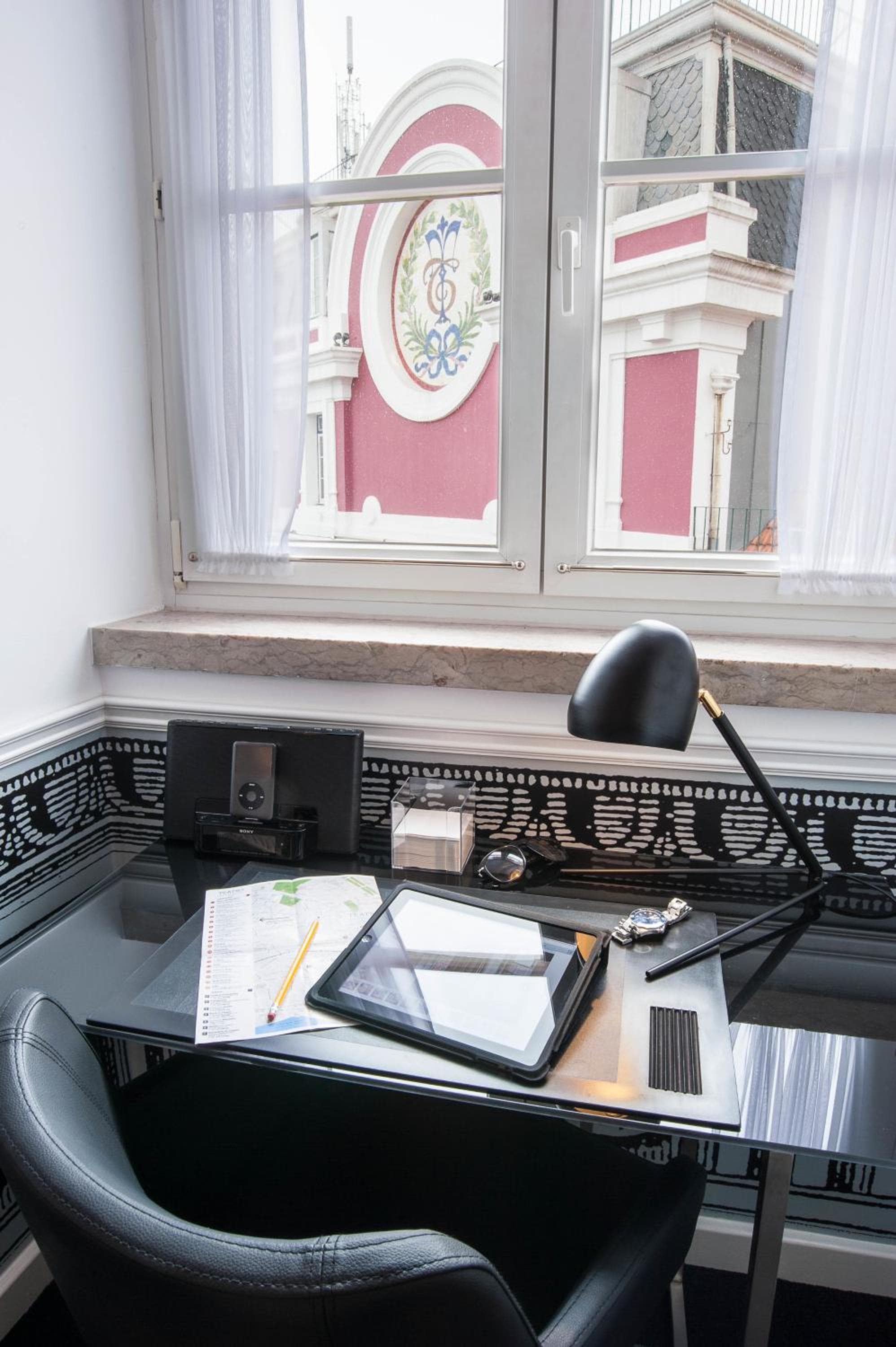 Teatro Boutique Rooms & Suites — 6