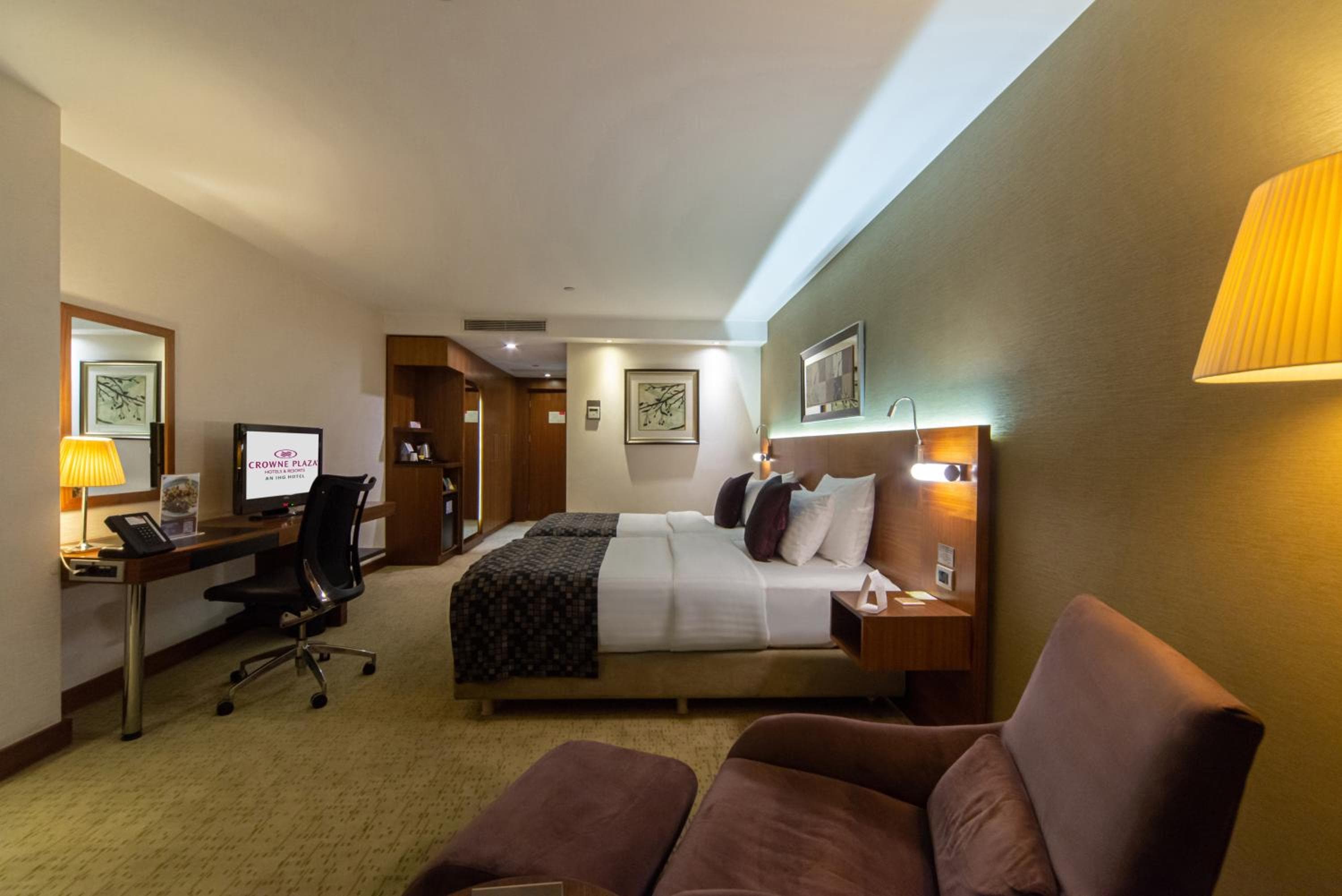 Crowne Plaza Istanbul Harbiye by IHG — 18