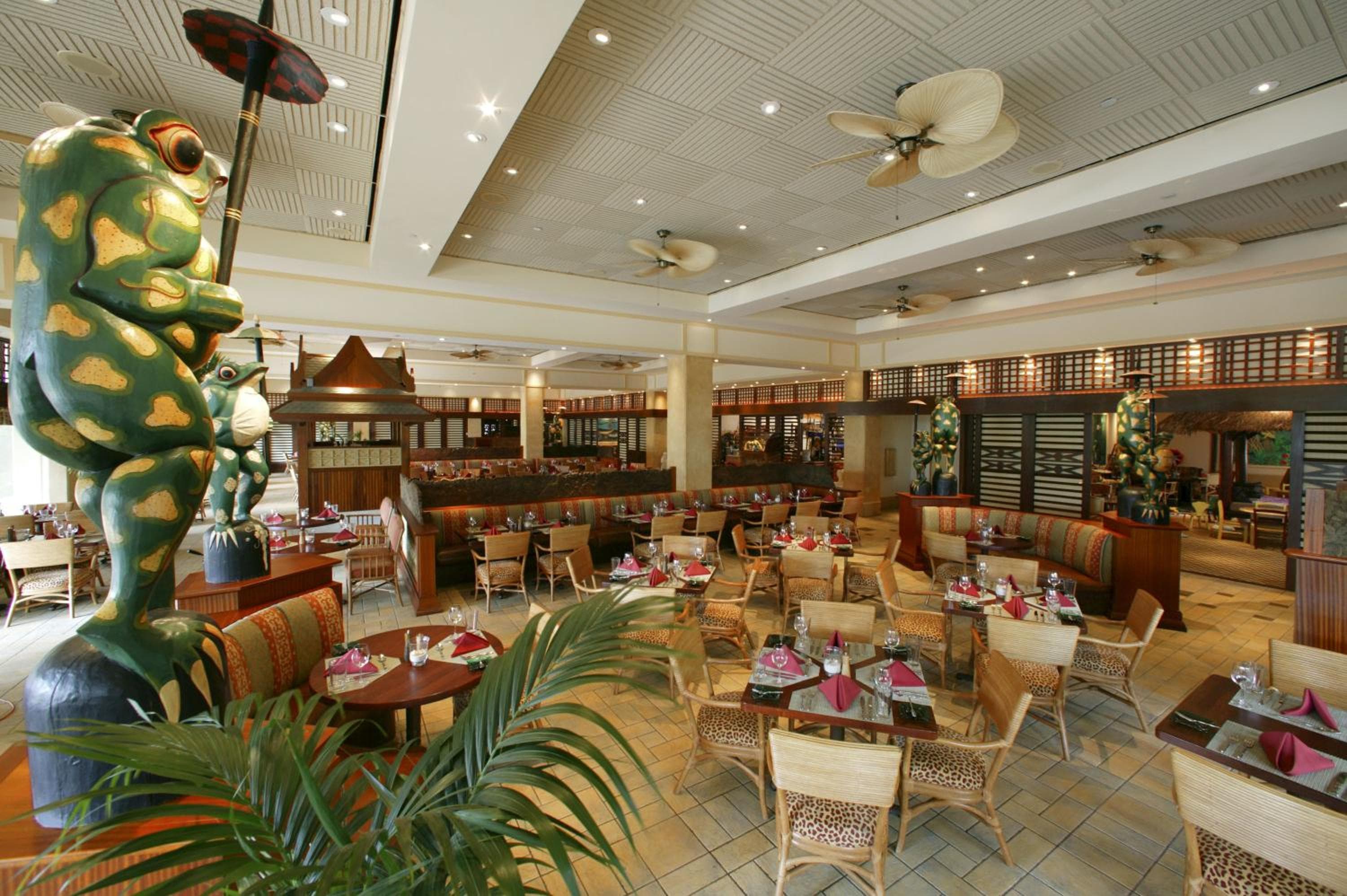 Universal's Loews Royal Pacific Resort — 15