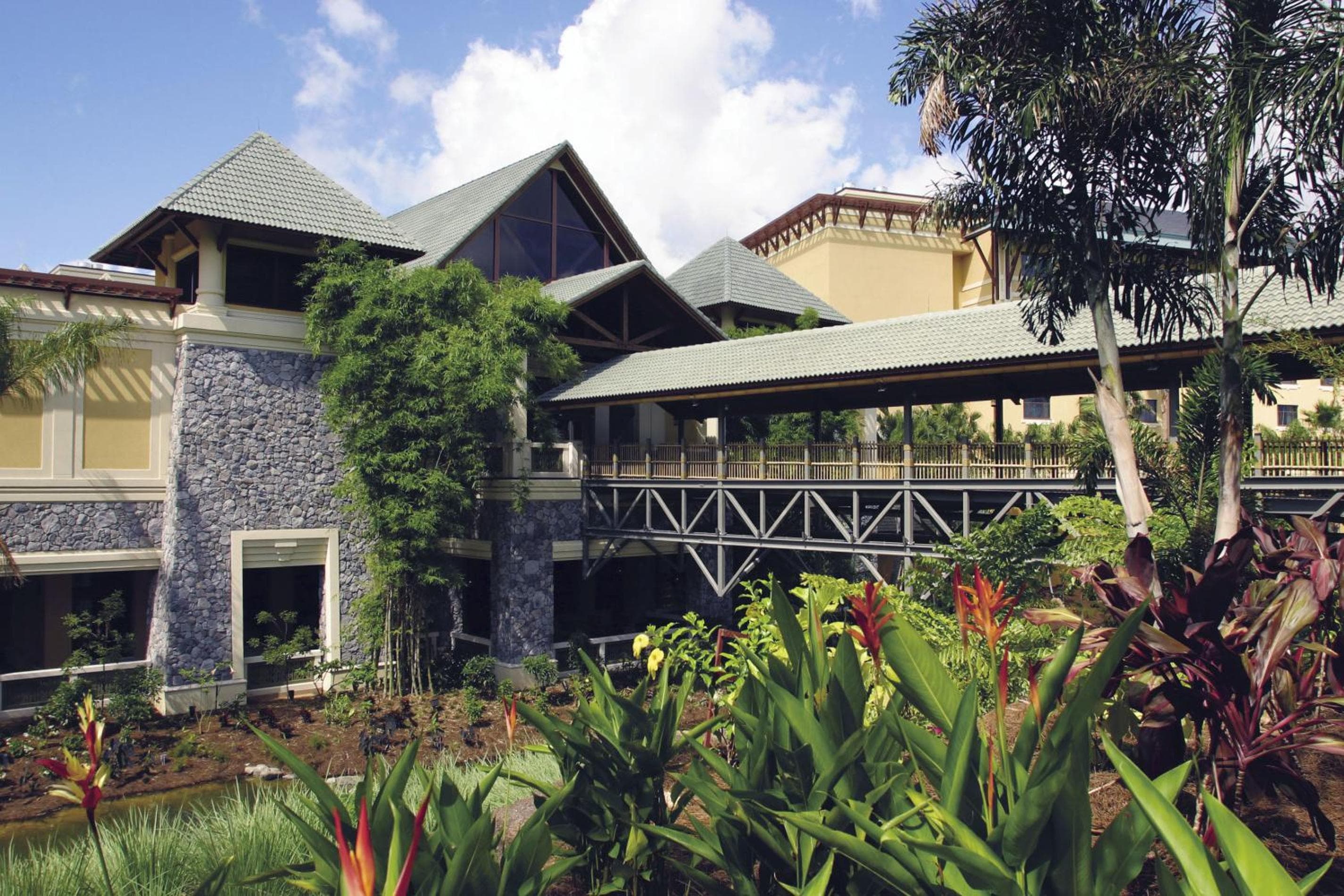 Universal's Loews Royal Pacific Resort — 27