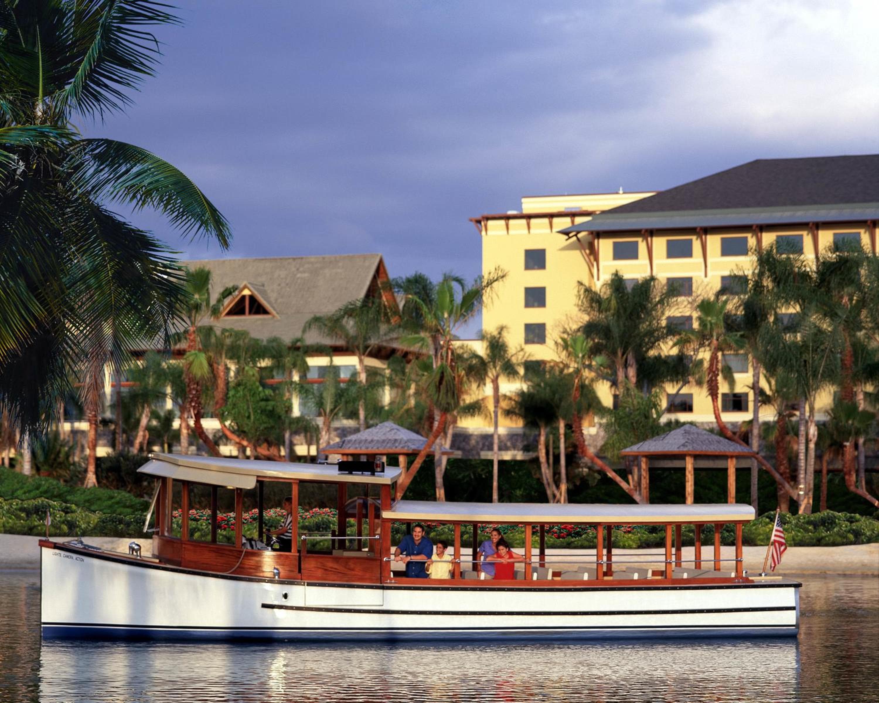 Universal's Loews Royal Pacific Resort — 30