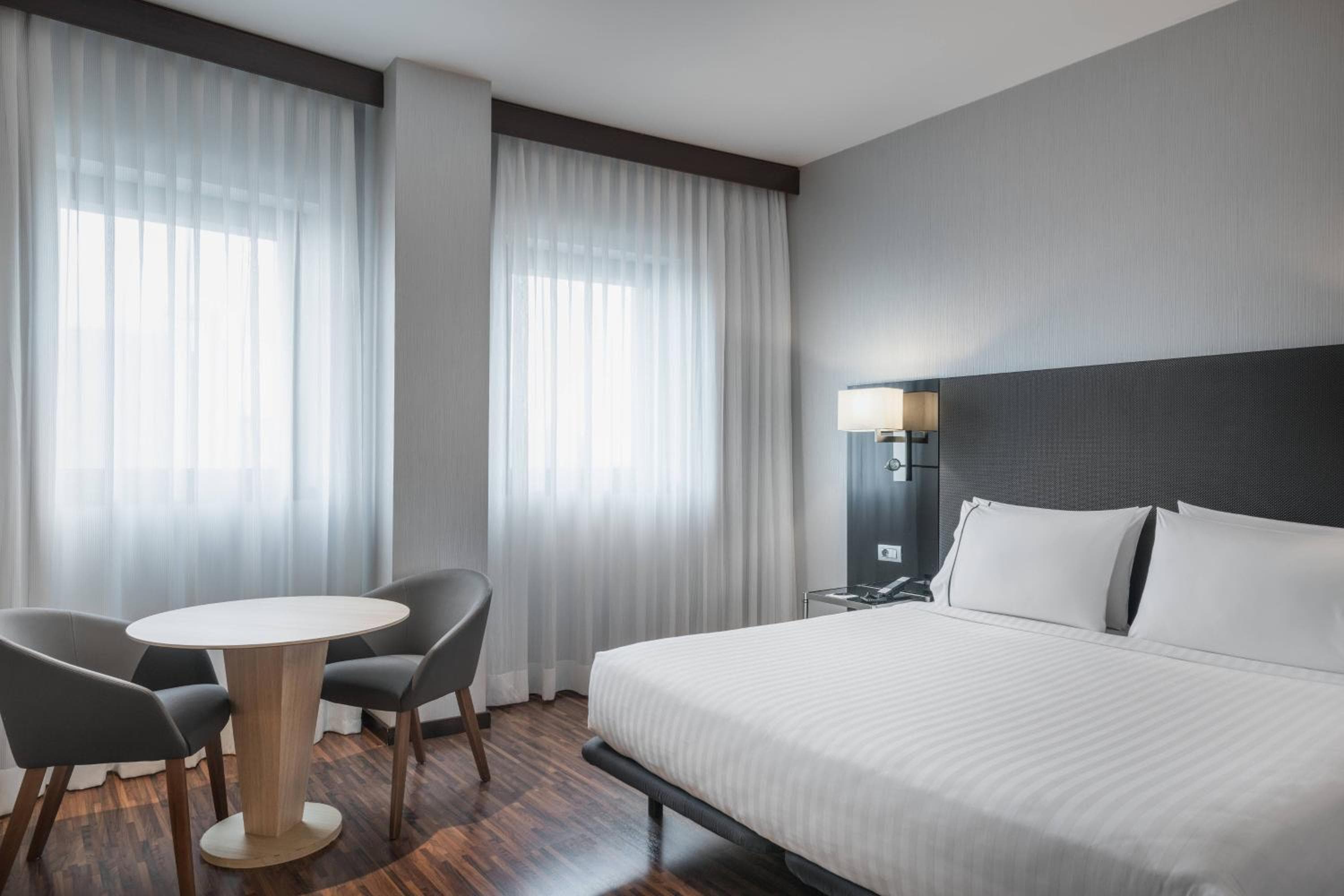AC Hotel Milano by Marriott — 8