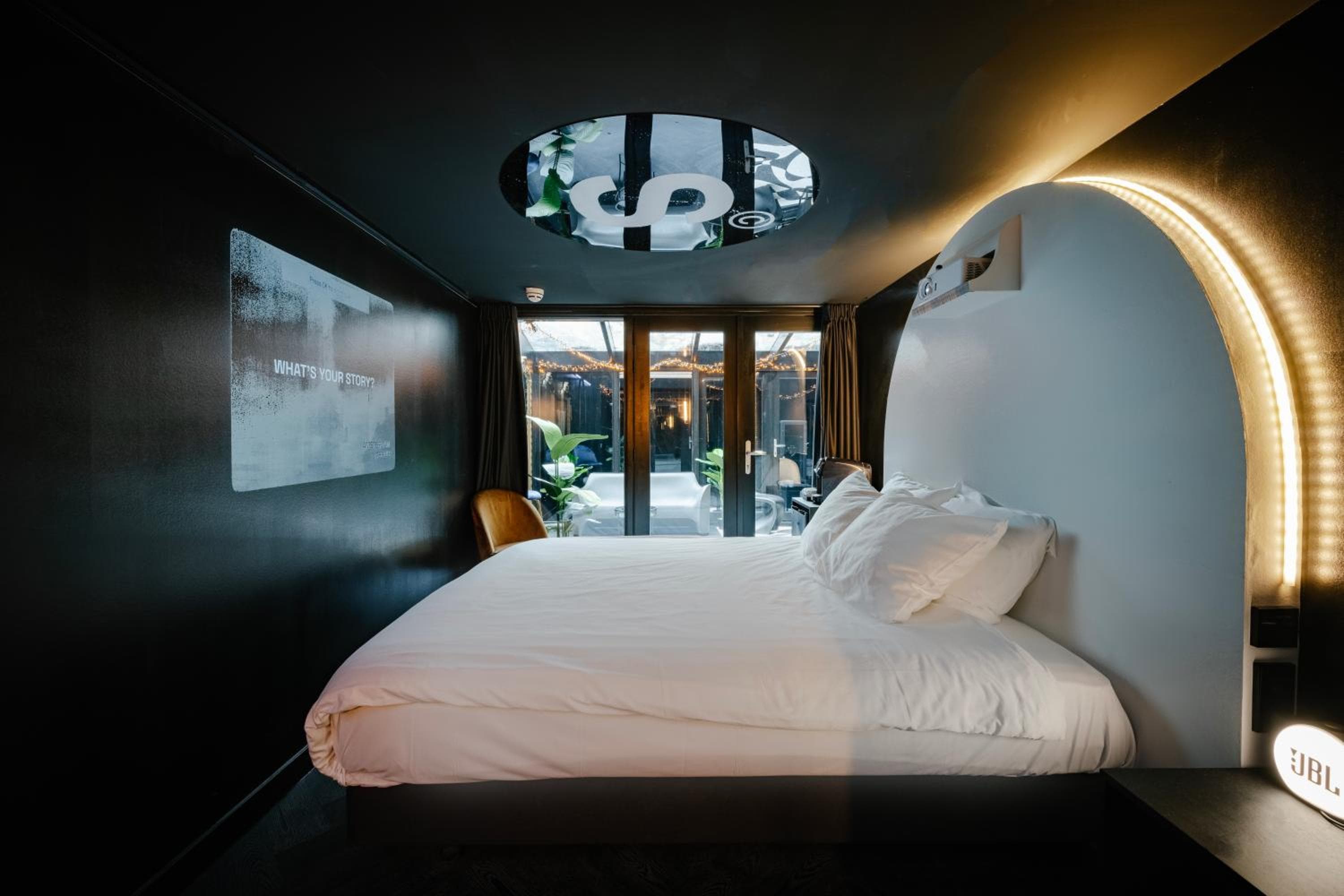SUPPER Hotel — 11