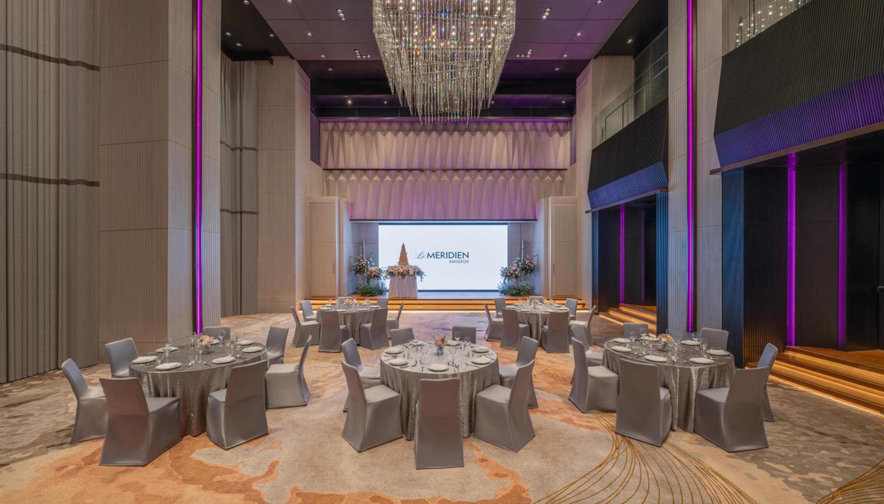 Le Meridien Bangkok — 28