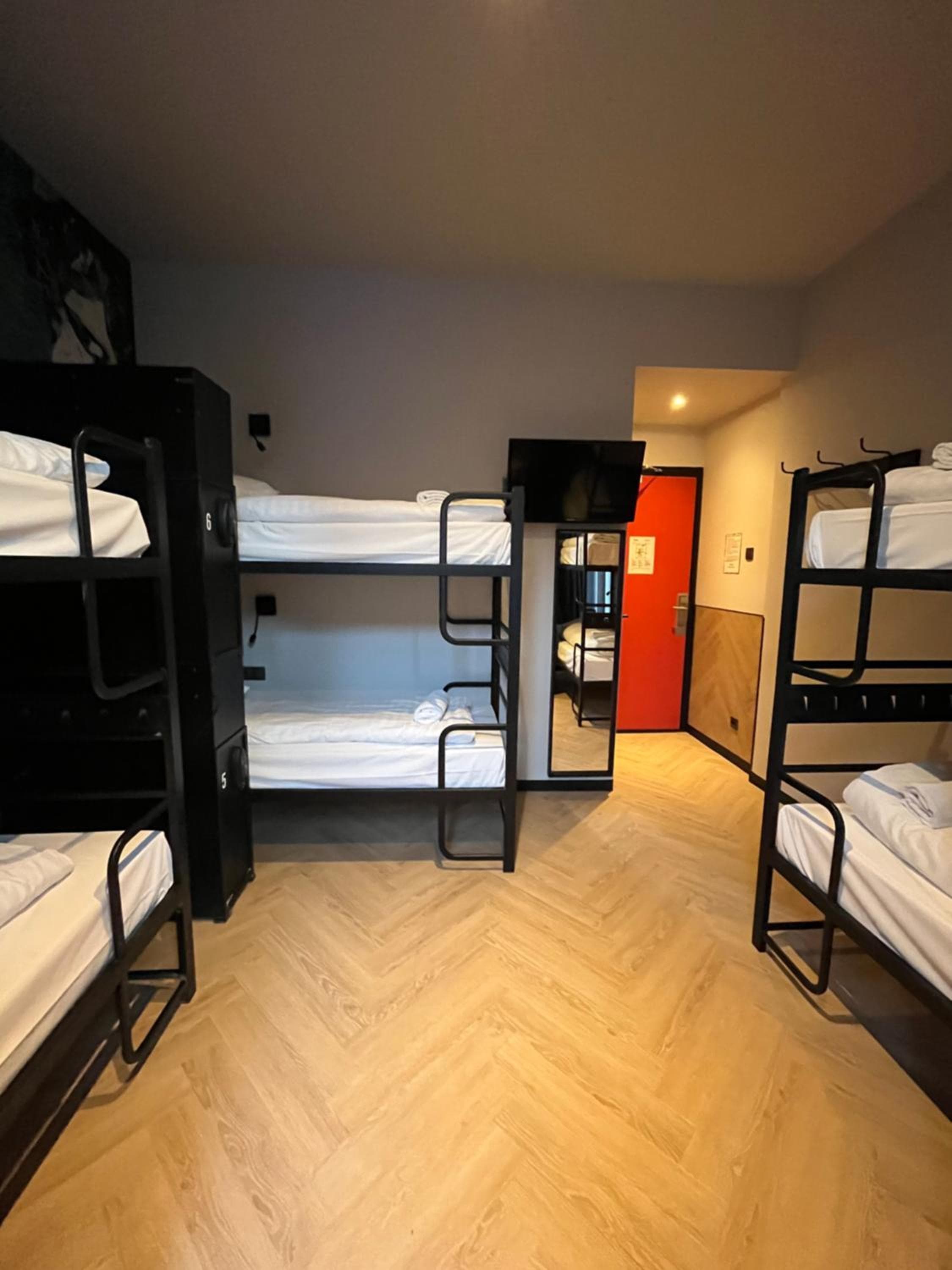 Heart of Amsterdam Hostel — 14