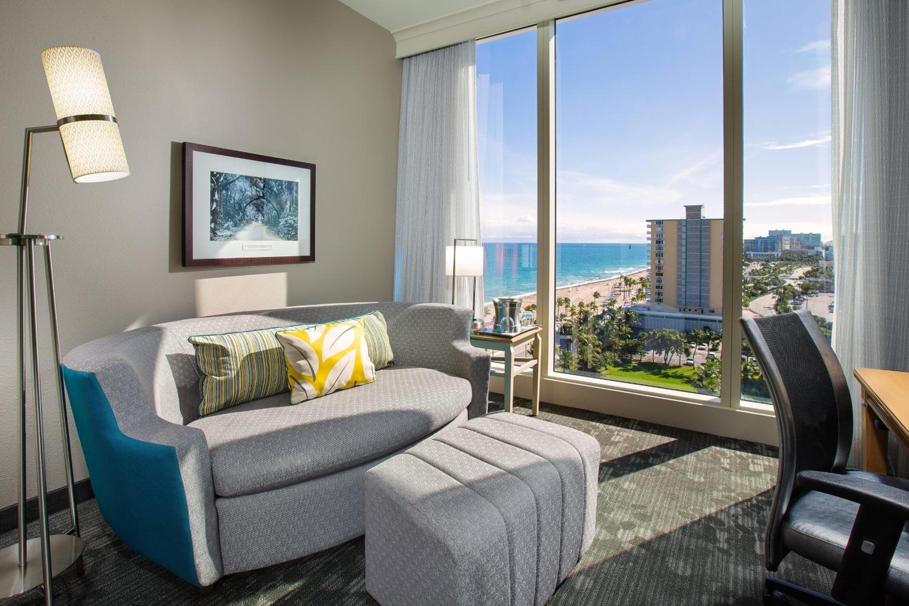 Courtyard by Marriott Oceanside Fort Lauderdale Beach — 17