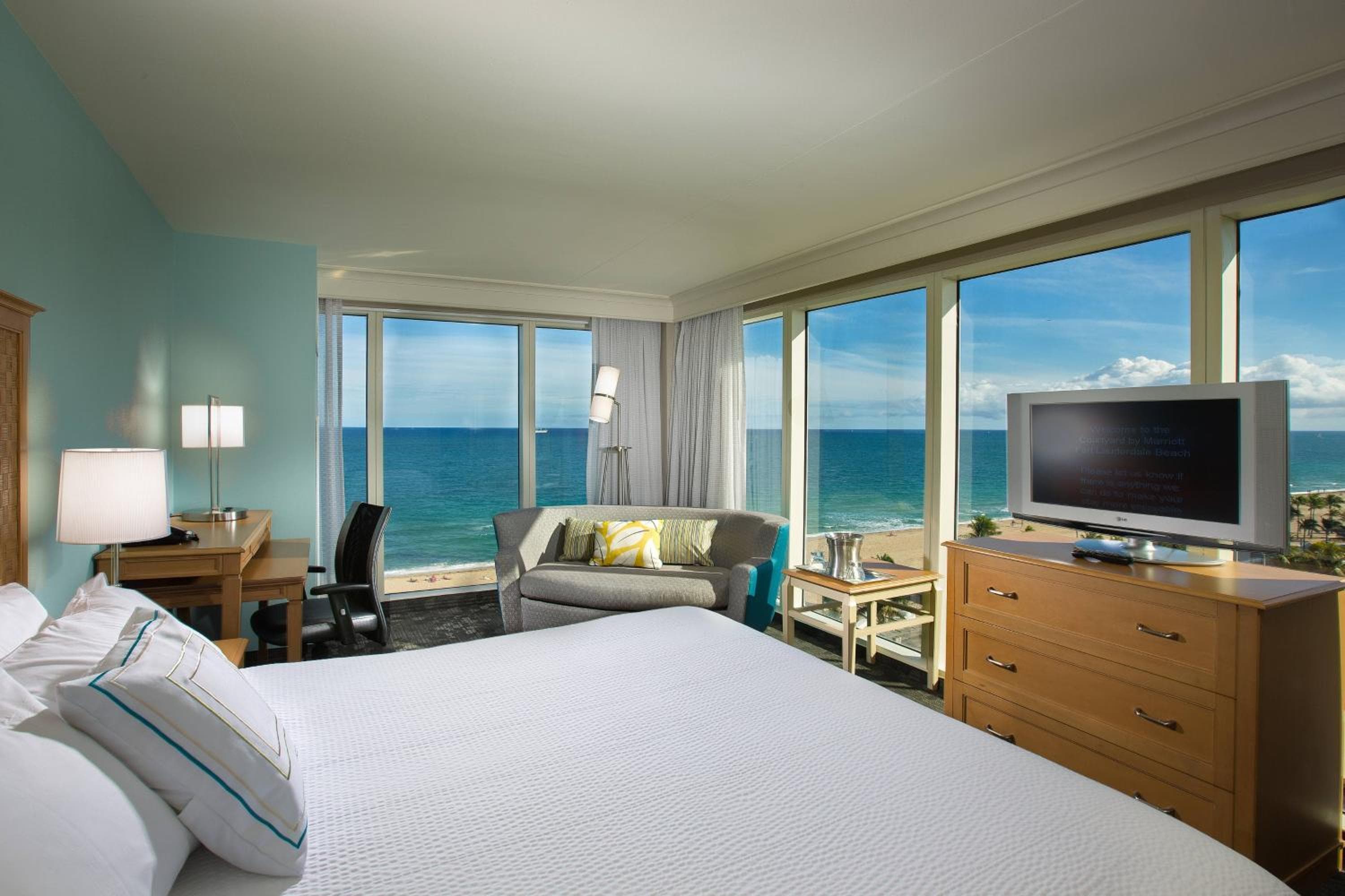 Courtyard by Marriott Oceanside Fort Lauderdale Beach — 13