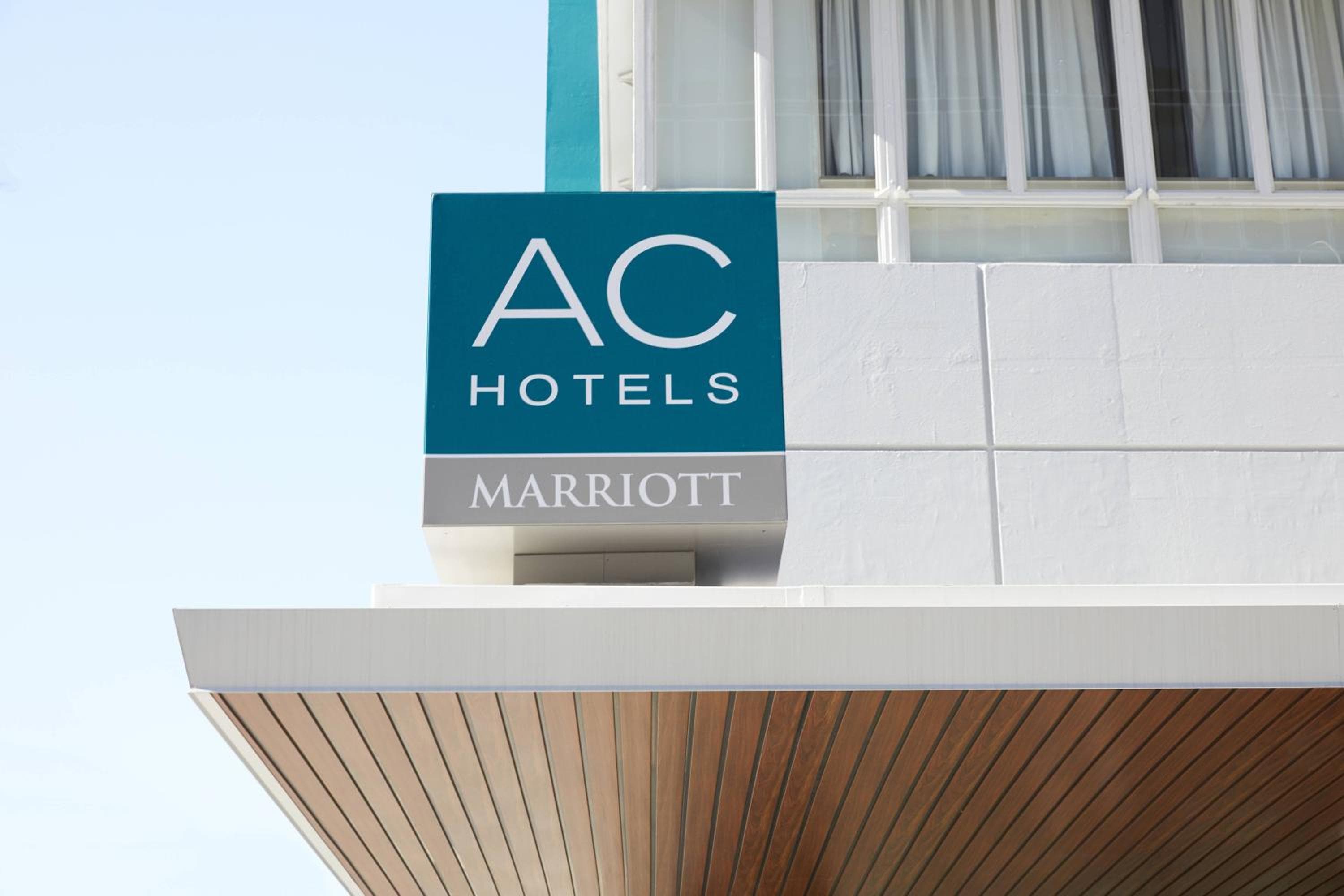 AC Hotel by Marriott Beverly Hills — 2