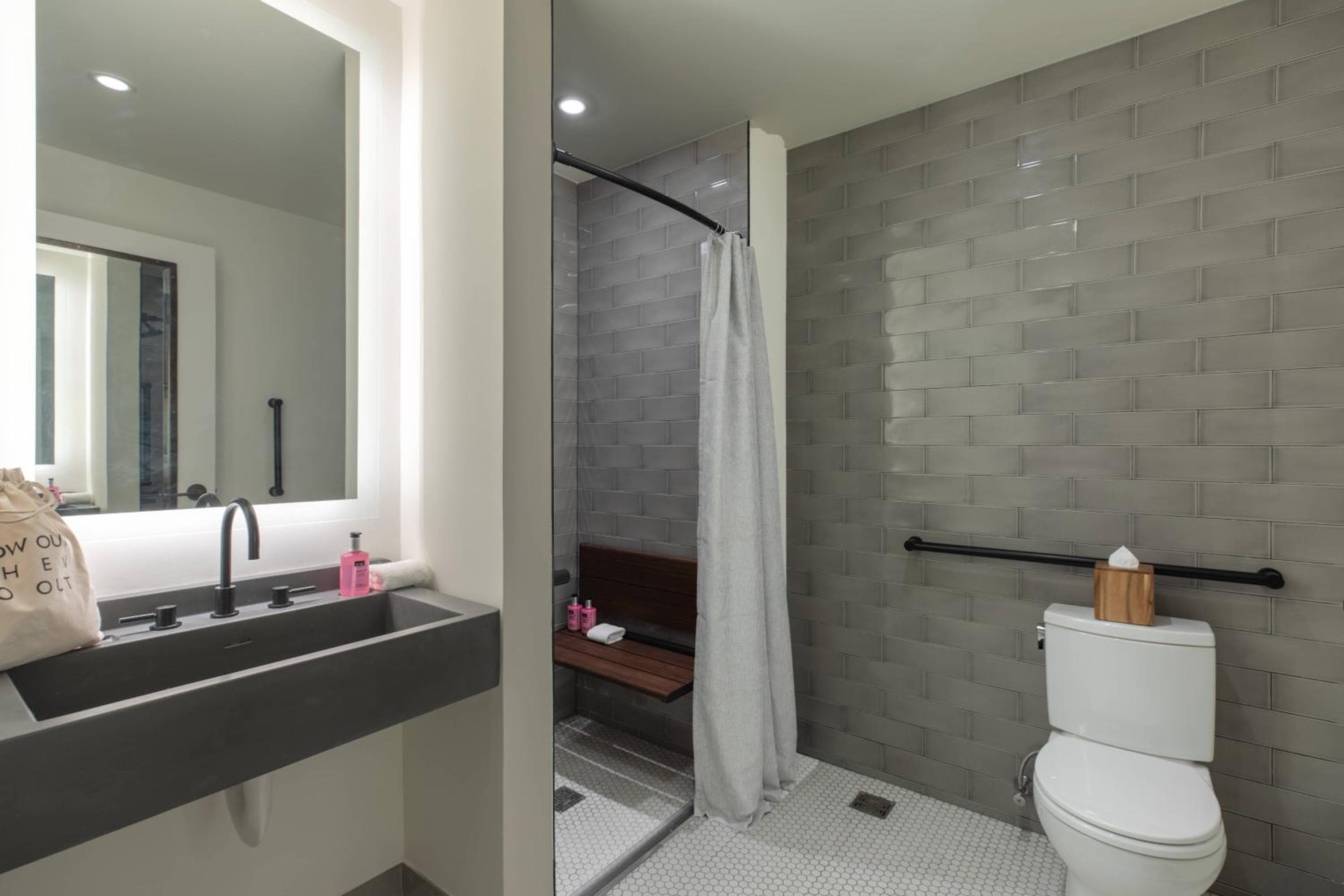 Moxy NYC Downtown — 8