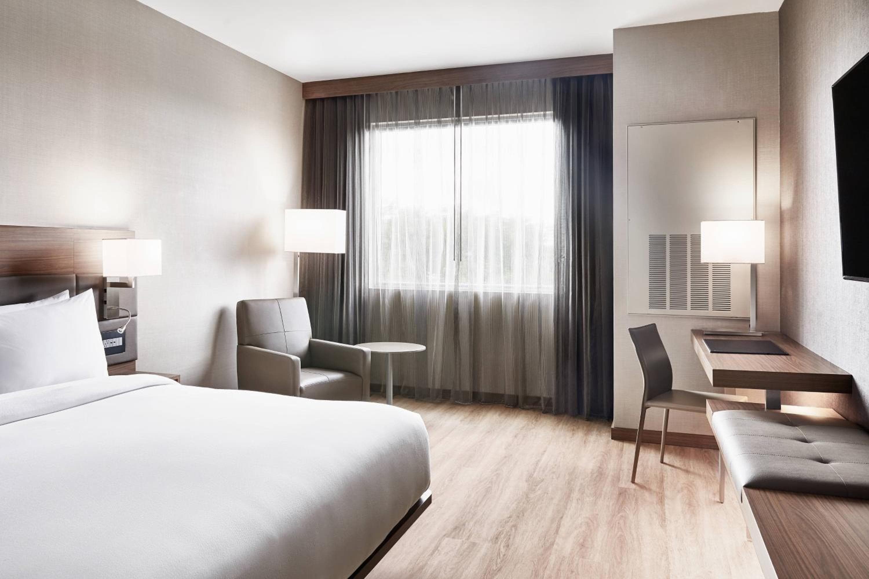AC Hotel von Marriott Miami Airport West/Doral — 17