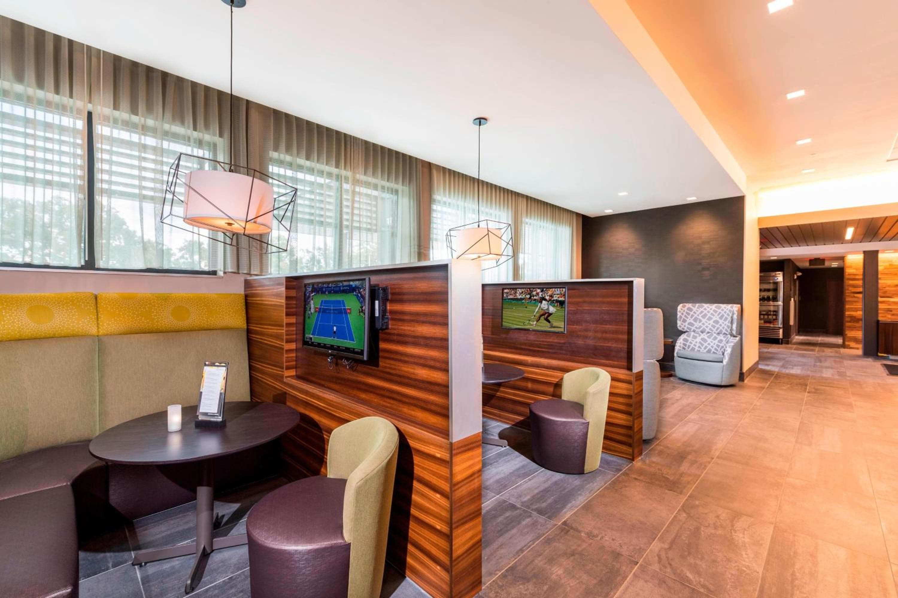Courtyard by Marriott Tampa Northwest/Veterans Expressway — 21