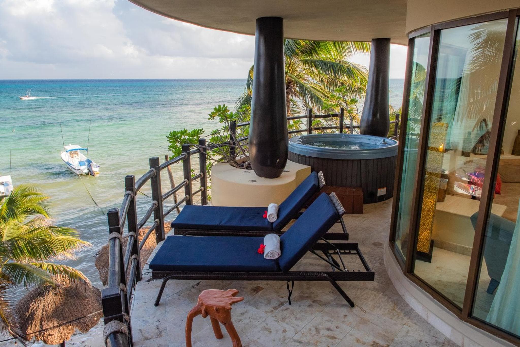 El Taj Oceanfront and Beachside Condo Hotel — 30