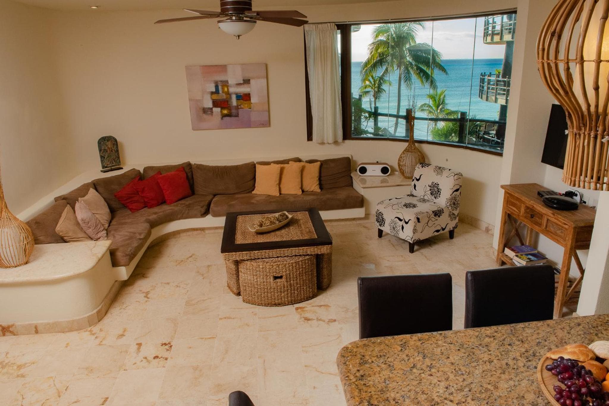 El Taj Oceanfront and Beachside Condo Hotel — 14