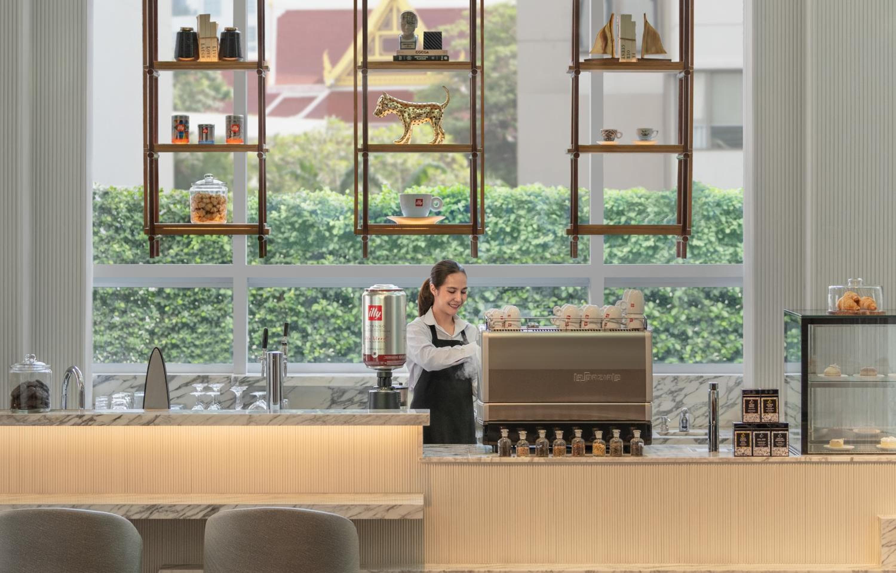 Le Meridien Bangkok — 16