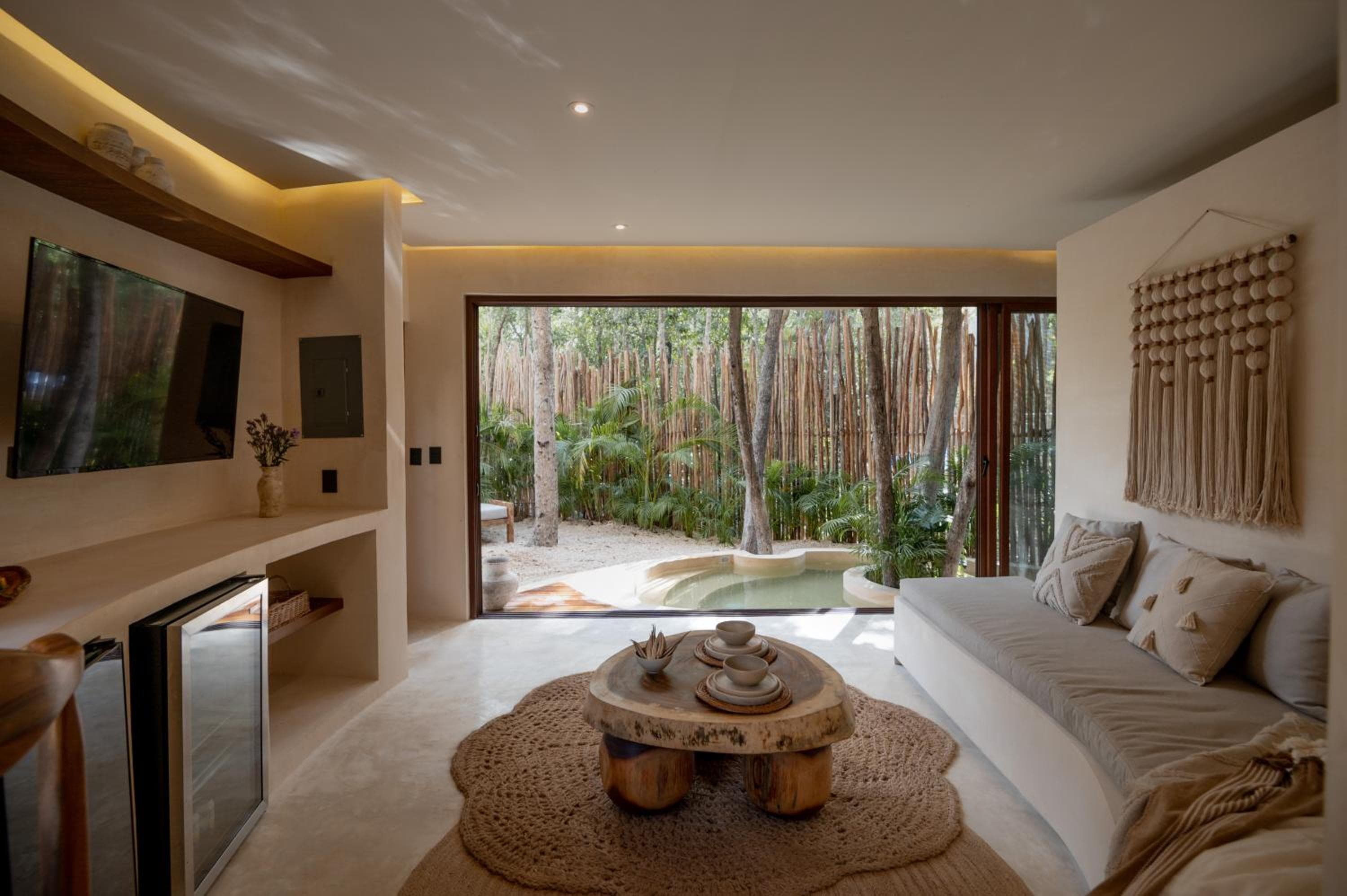 Taio Tulum — 18