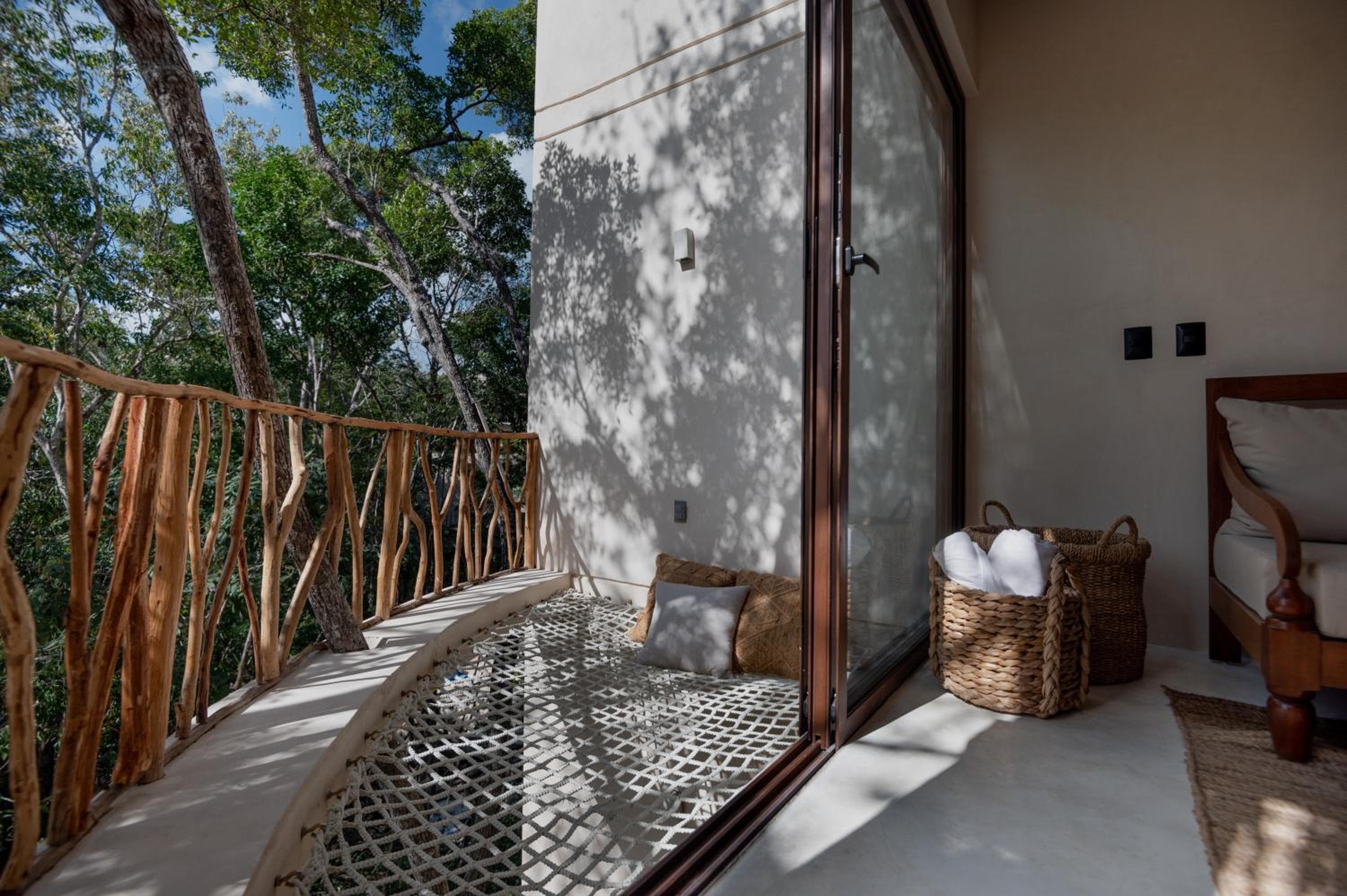 Taio Tulum — 14