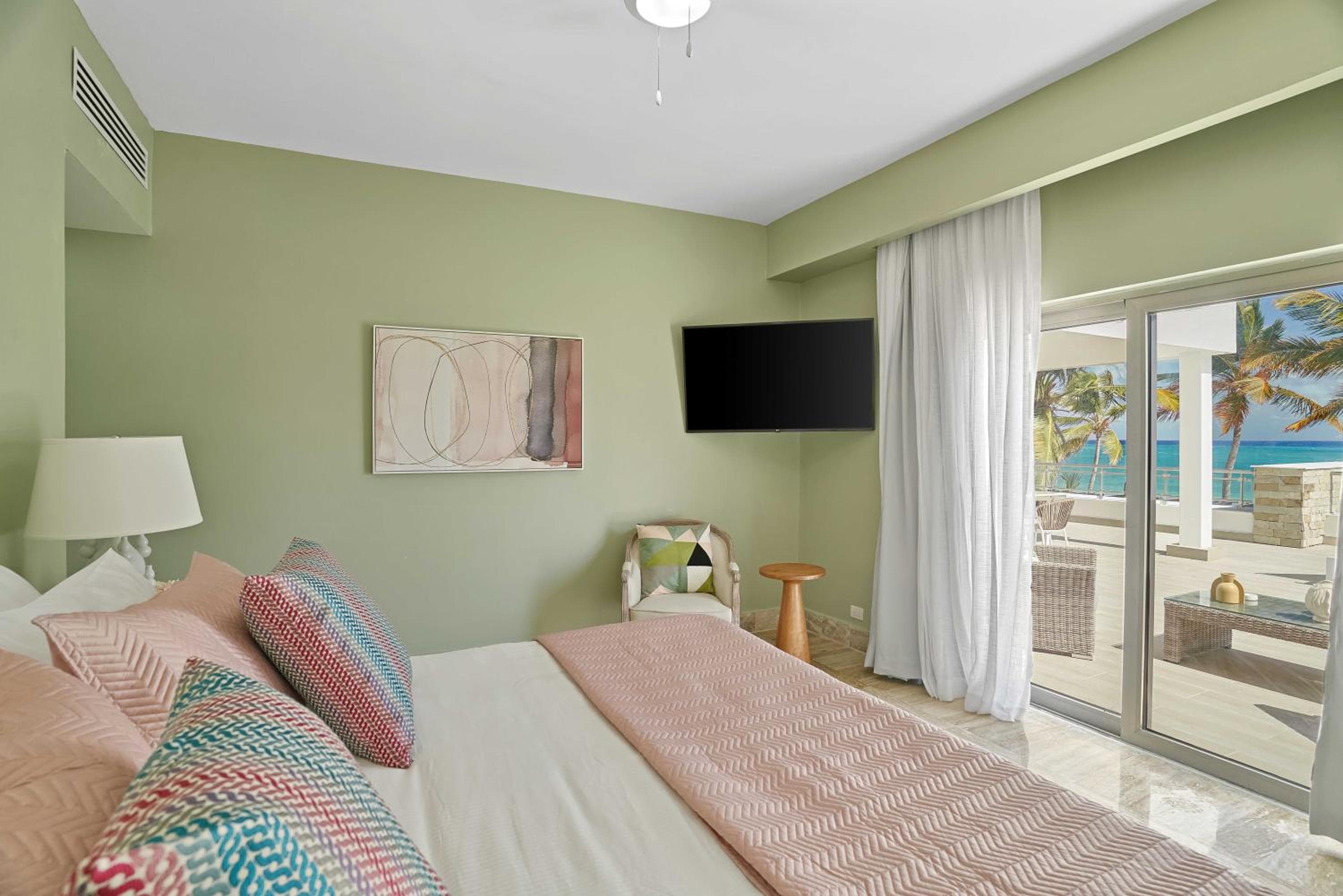 Costa Atlantica Punta Cana - Beach Vacation Condos — 30
