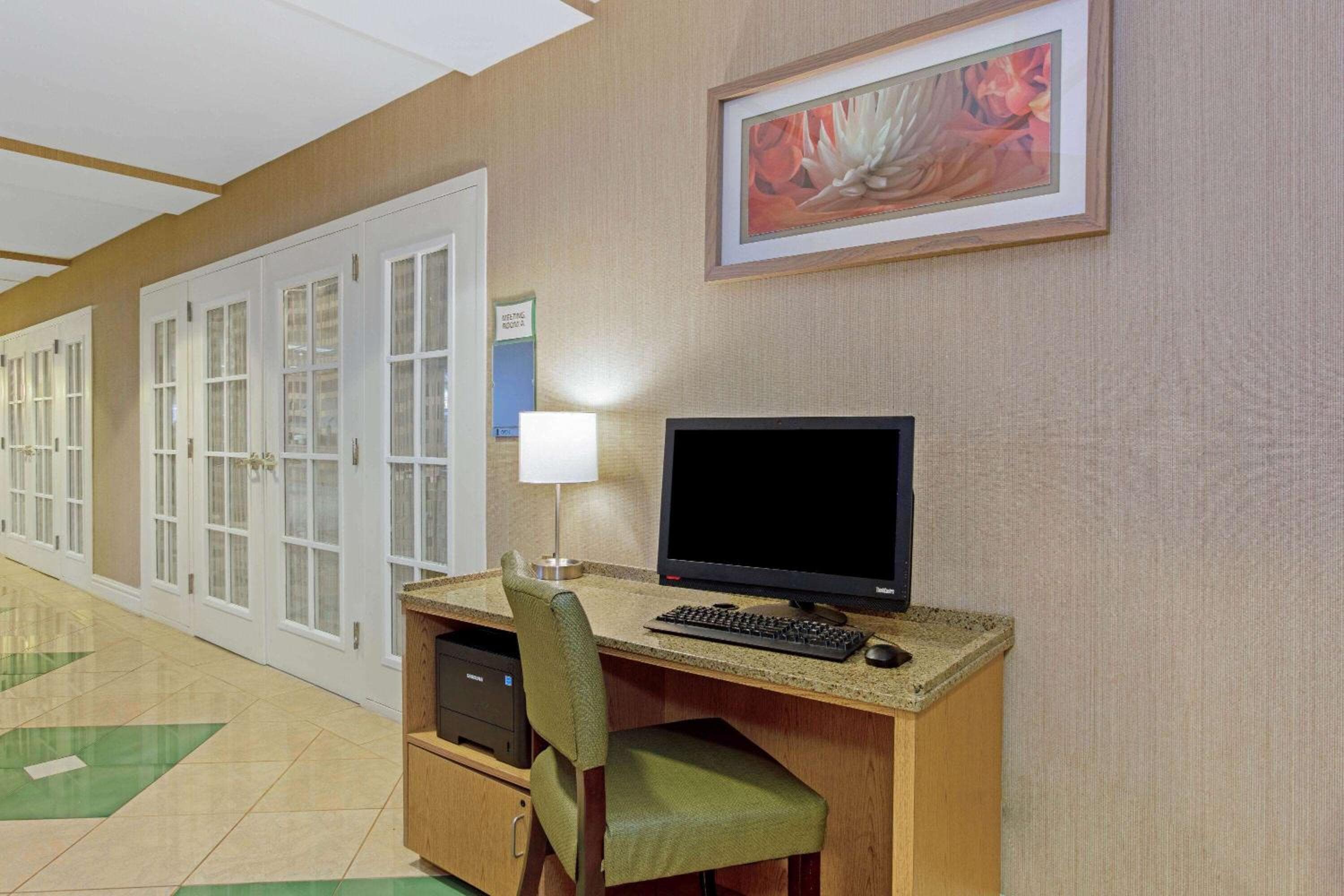 La Quinta by Wyndham Orlando I Drive/Conv Center — 9
