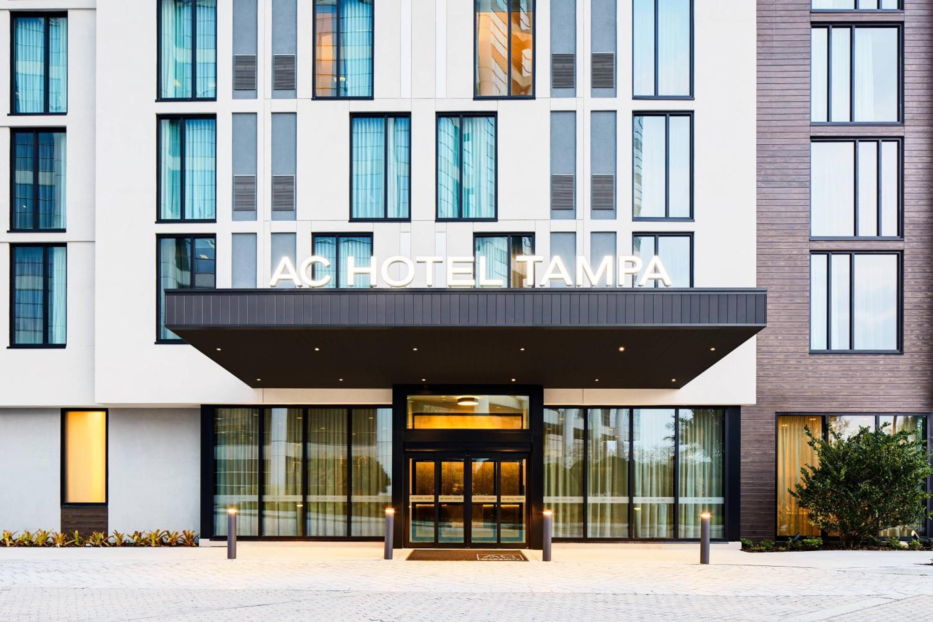 AC Hotel by Marriott Tampa Airport — 7