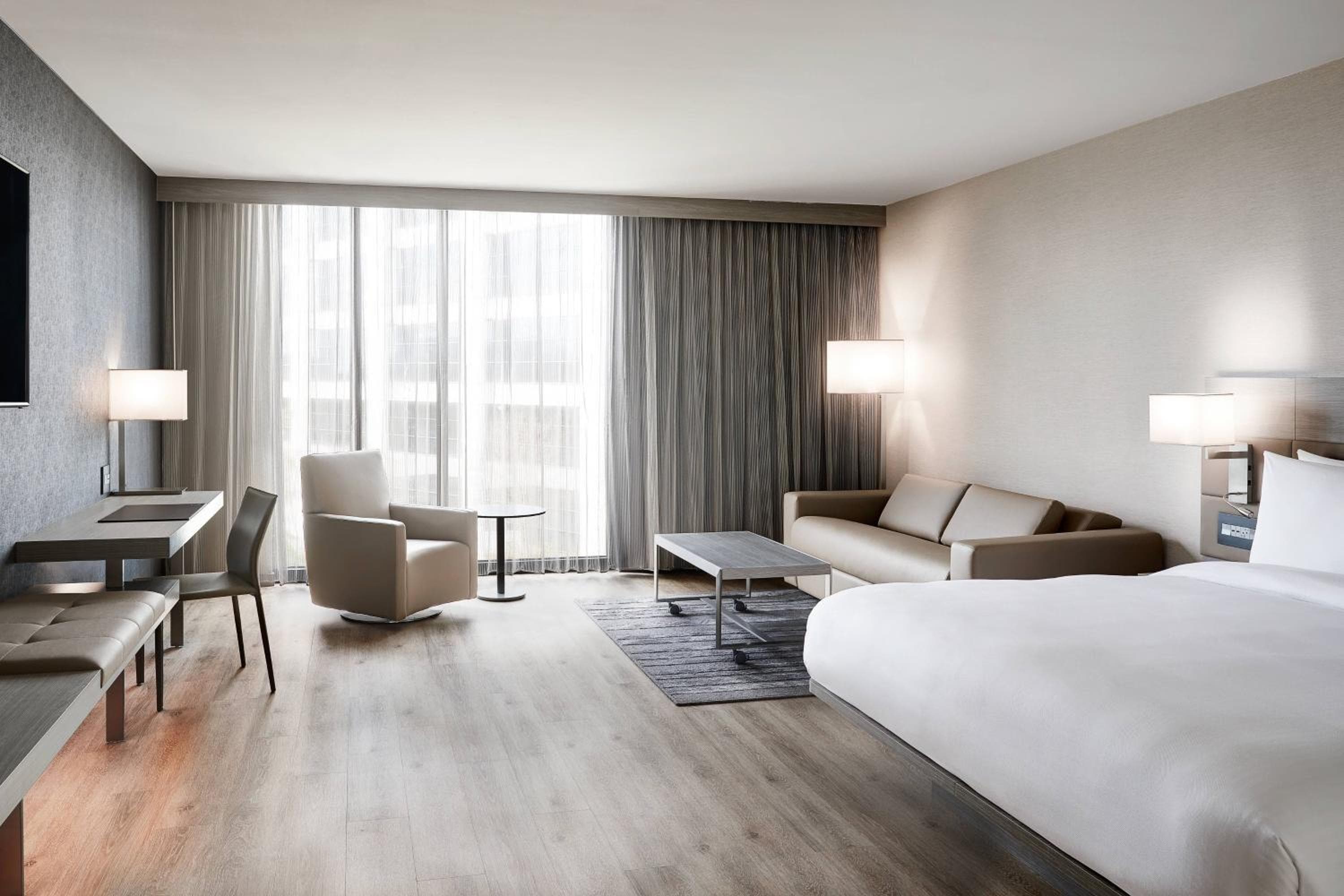AC Hotel by Marriott Tampa Airport — 11
