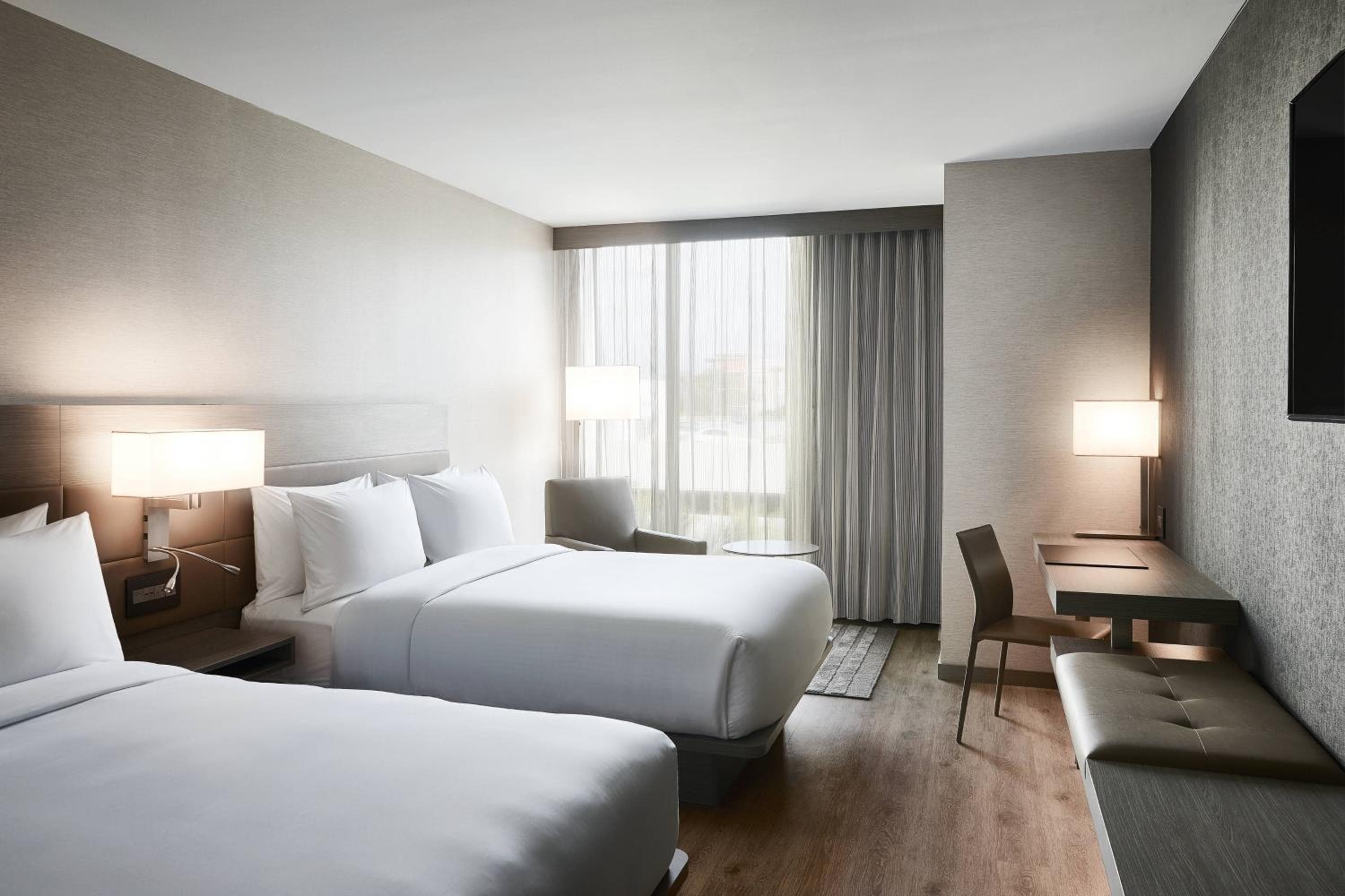 AC Hotel by Marriott Tampa Airport — 9