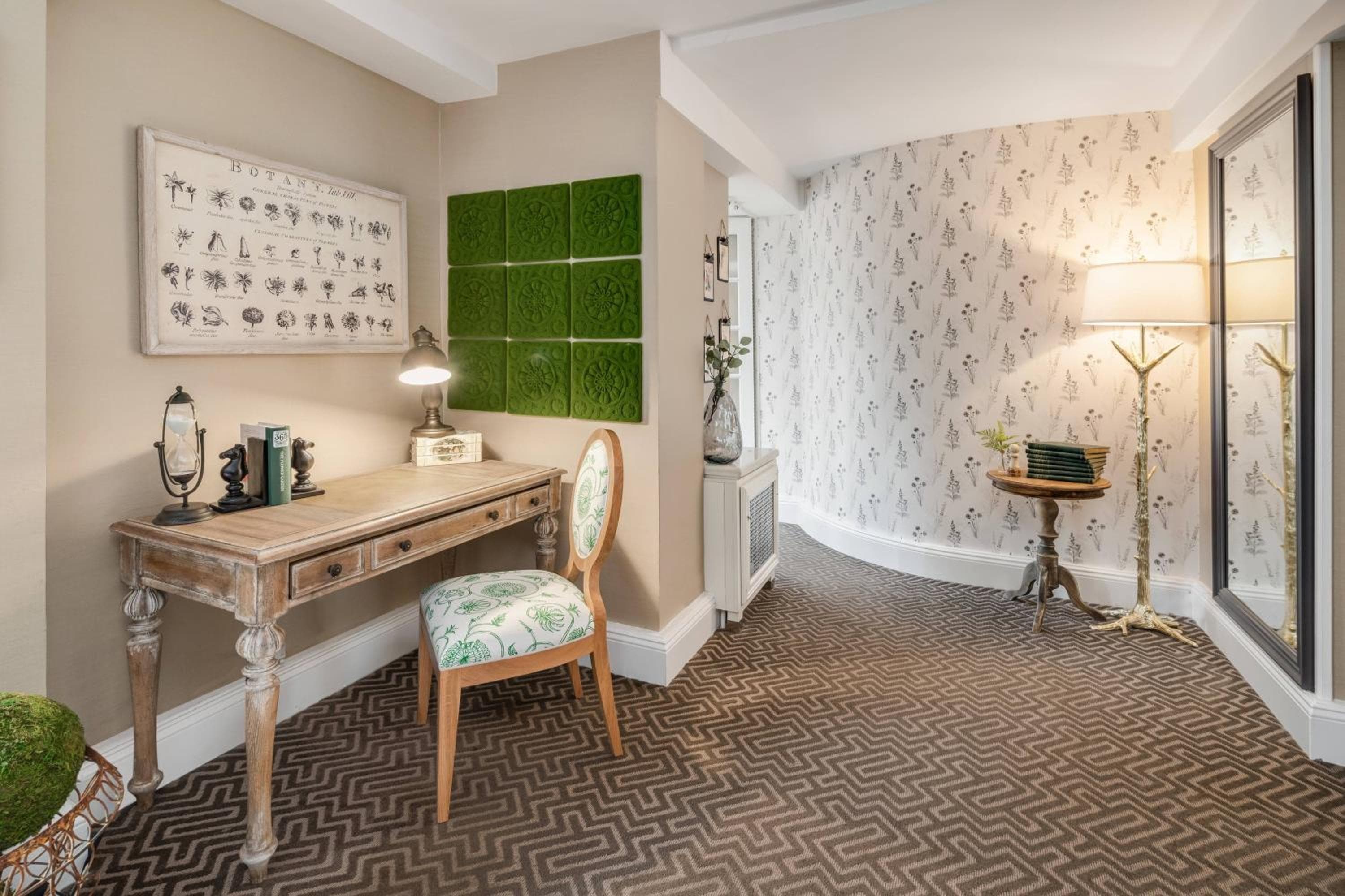 The Lexington Hotel, Autograph Collection — 17